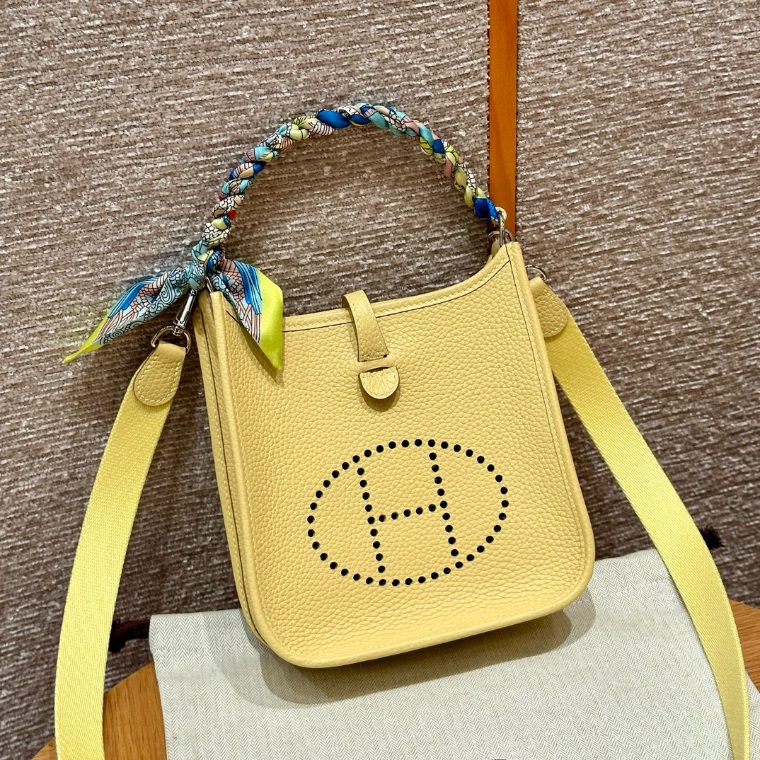 에르메스 Hermes Mini Evelyne 16cm clemence 1Z Jaune poussin/silver