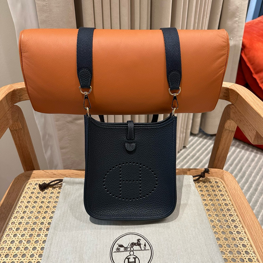 에르메스 Hermes Mini Evelyne 16cm clemence 2Z Blue Nuit/gold