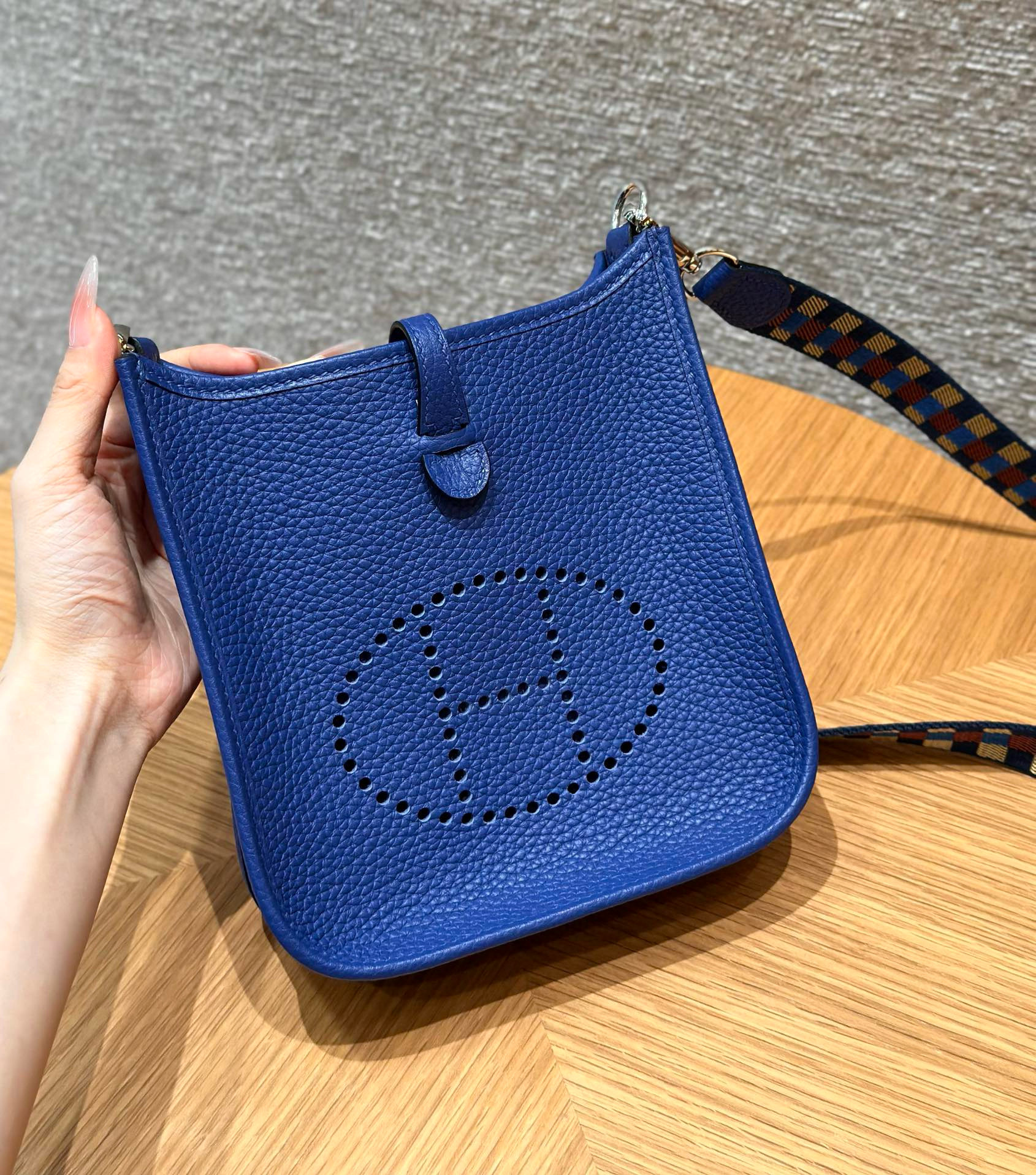에르메스 Hermes Mini Evelyne 16cm clemence 7T Blue electric/silver