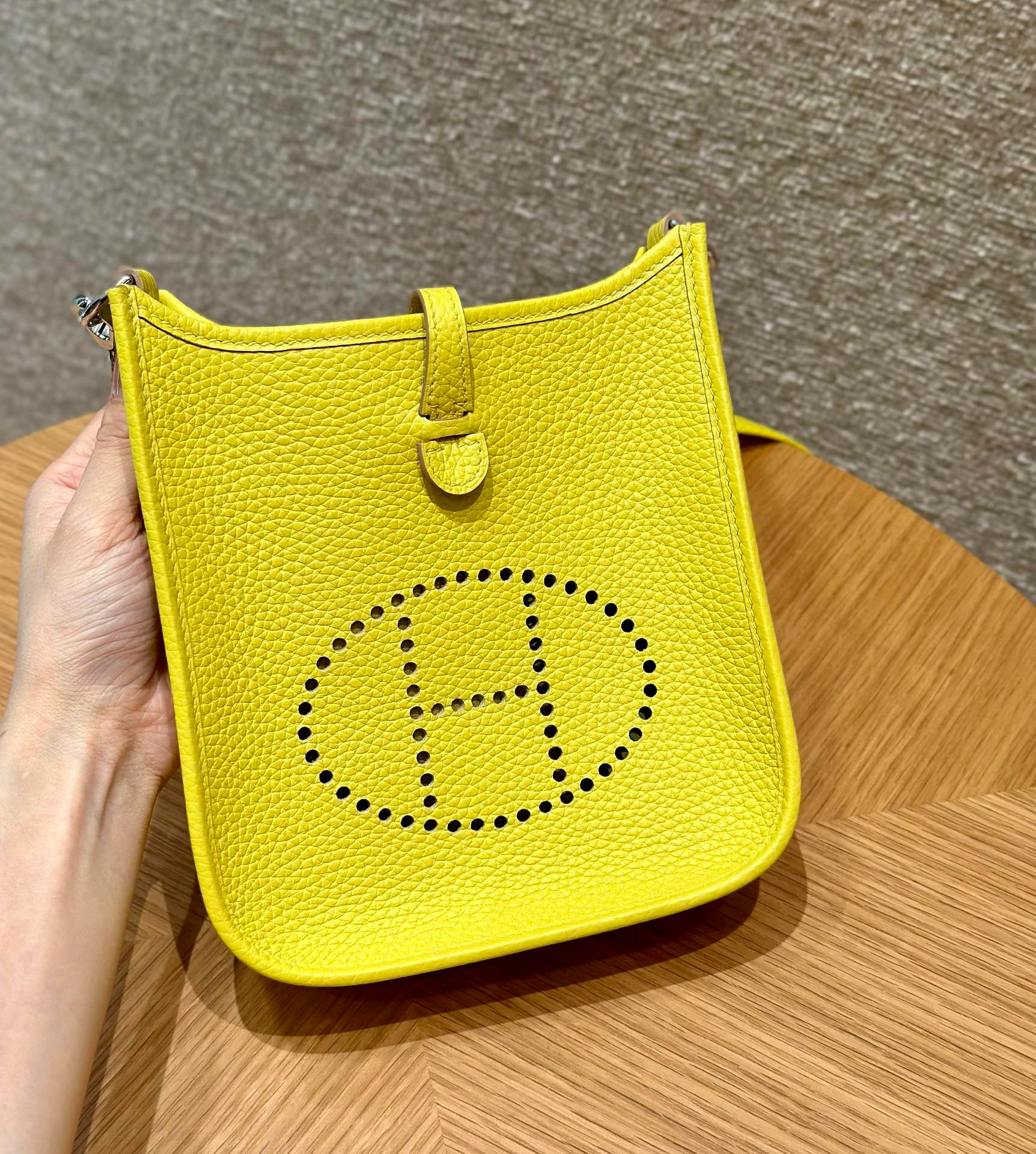 에르메스 Hermes Mini Evelyne 16cm clemence 9D Jaune amber/silver