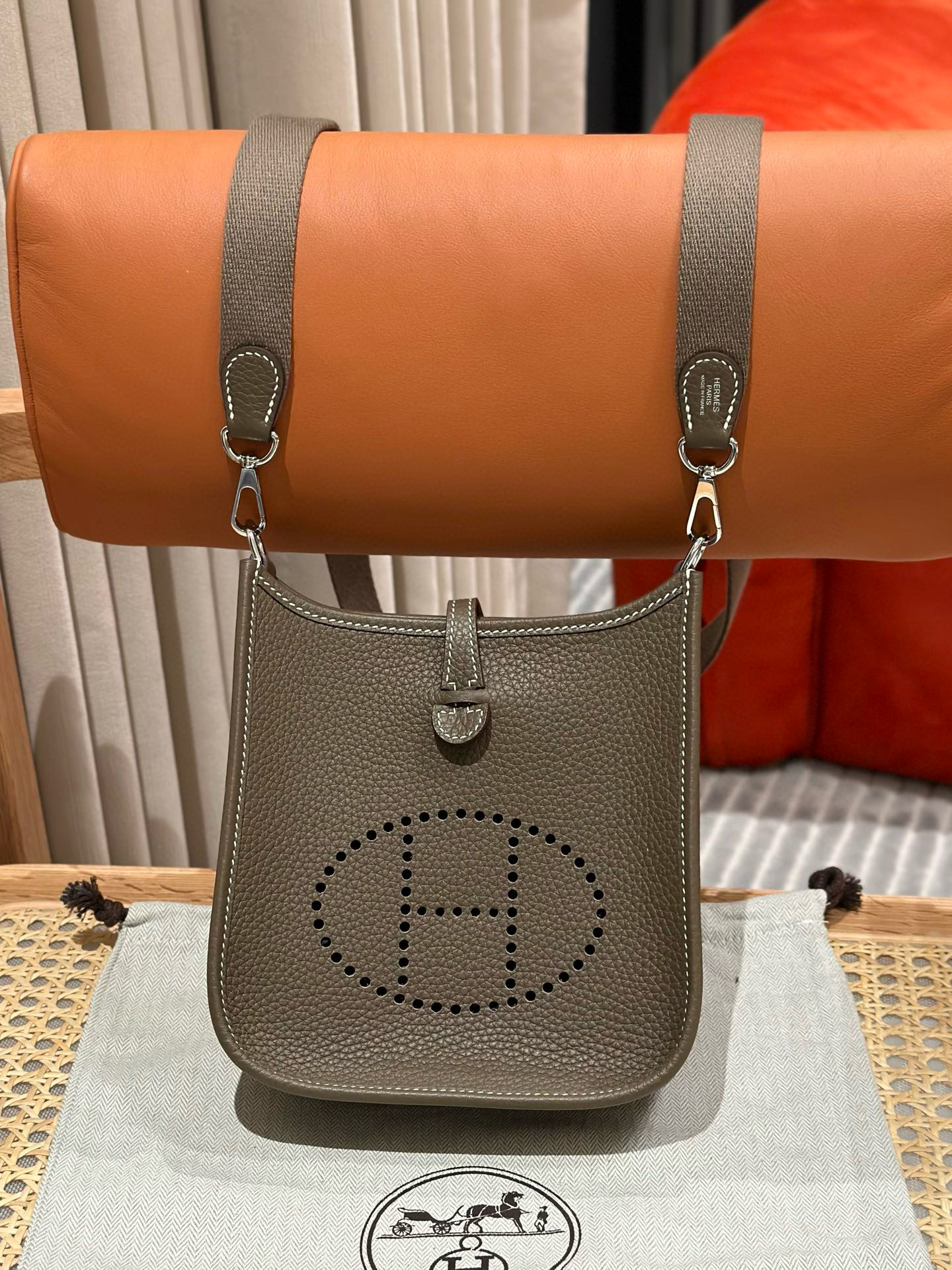 에르메스 Hermes Mini Evelyne 16cm clemence 18 Etoupe/silver
