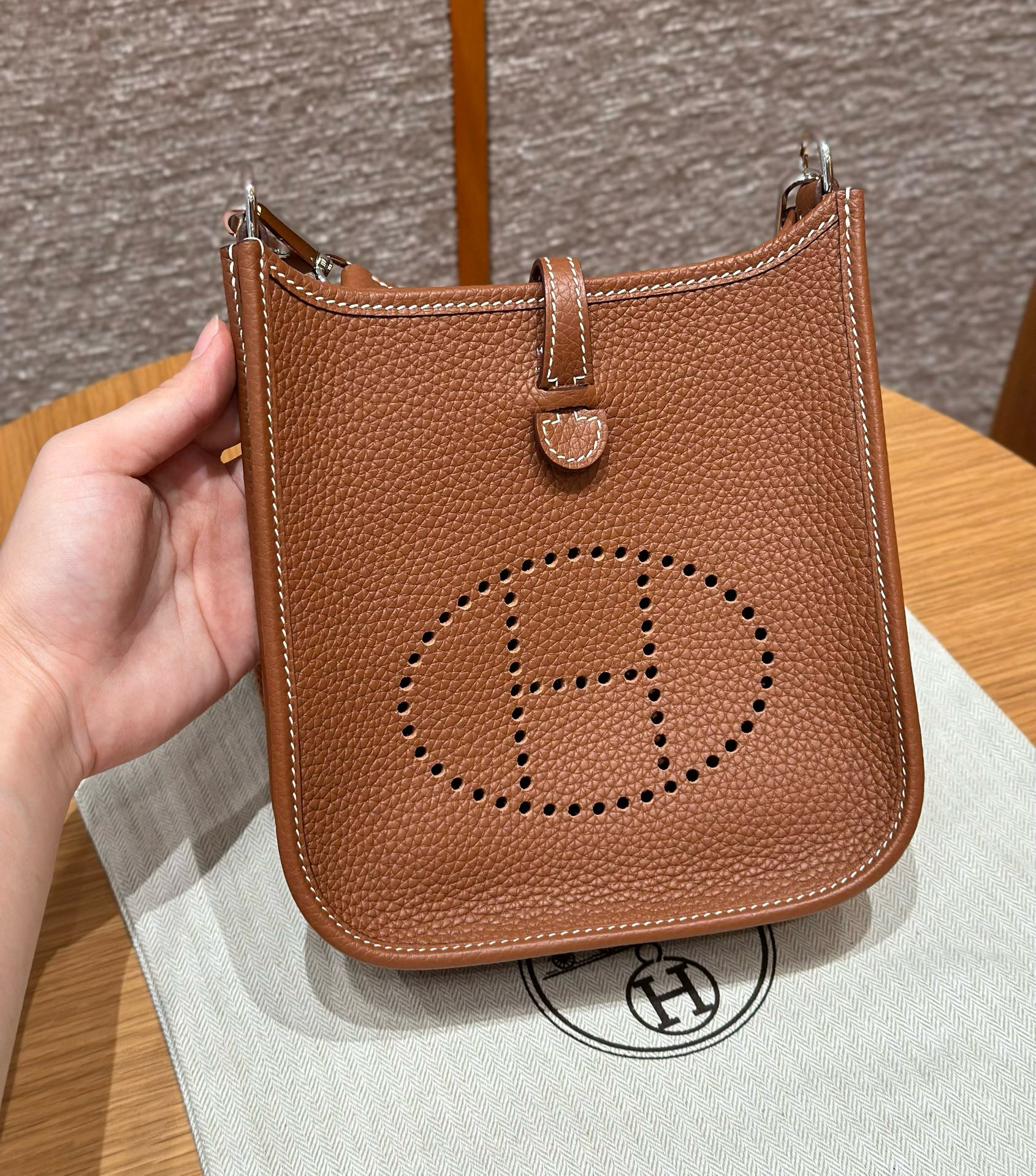 에르메스 Hermes Mini Evelyne 16cm clemence 37 Gold/silver