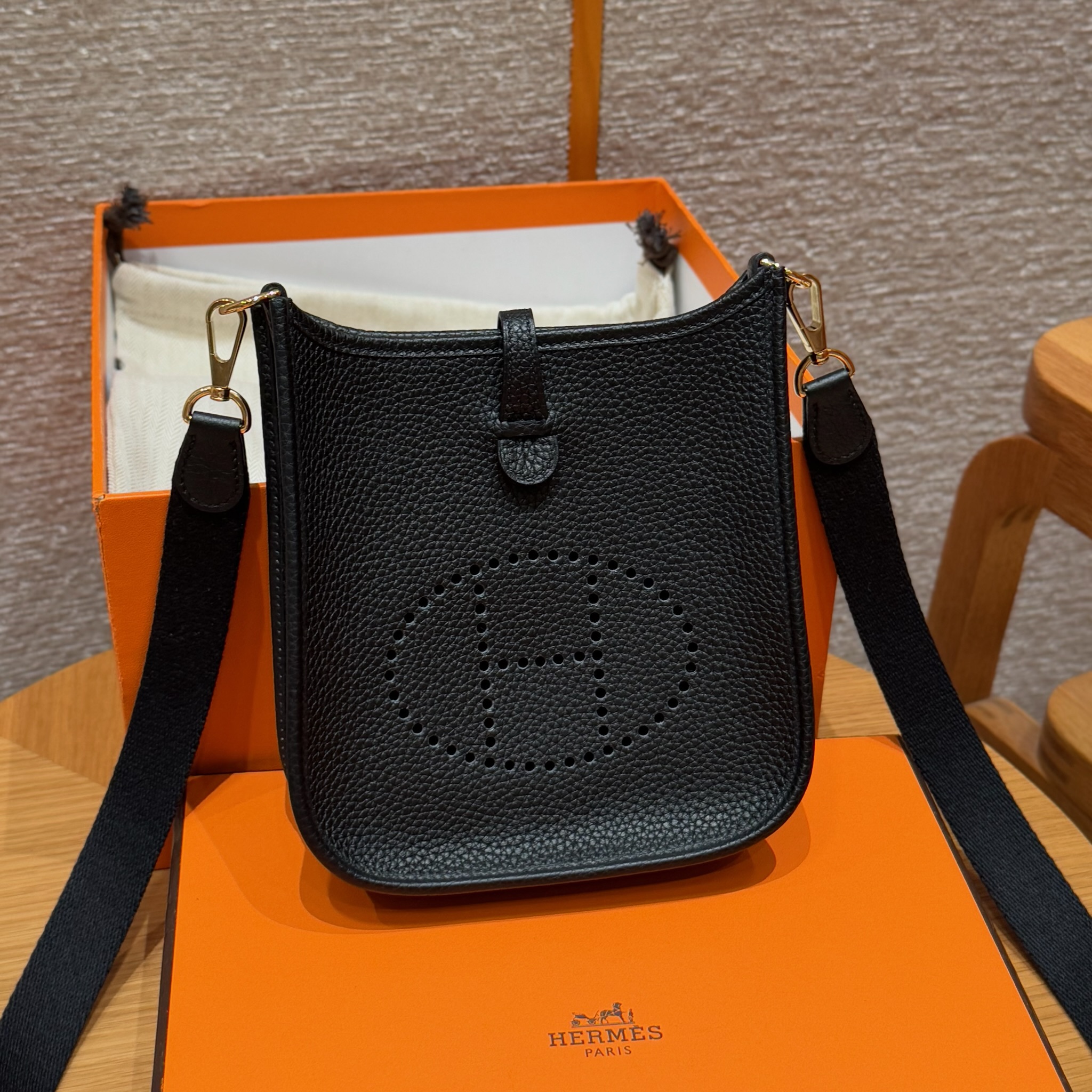 에르메스 Hermes Mini Evelyne 16cm clemence 89 noir/gold