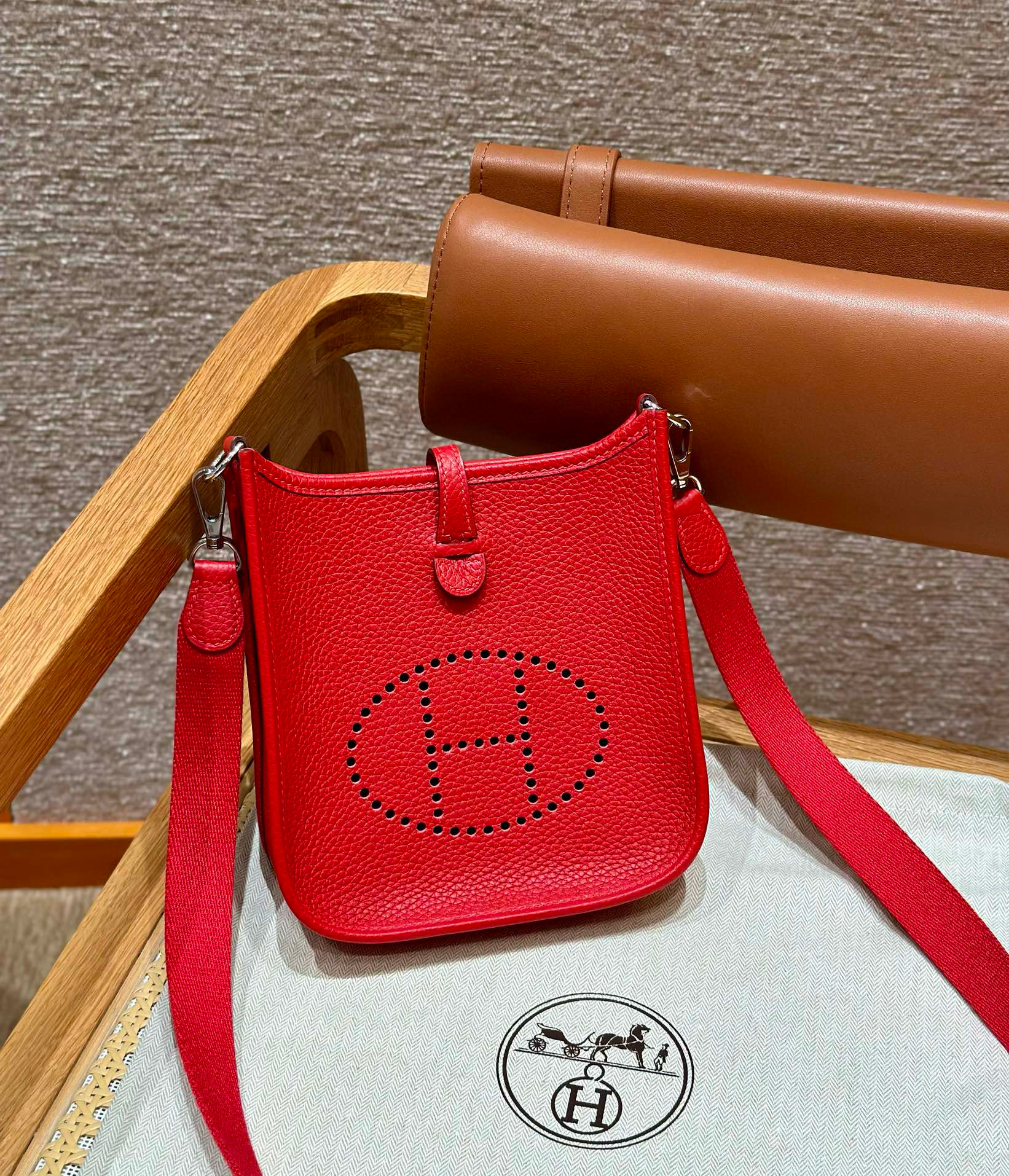 에르메스 Hermes Mini Evelyne 16cm clemence Q5 Rouge casaque/silver