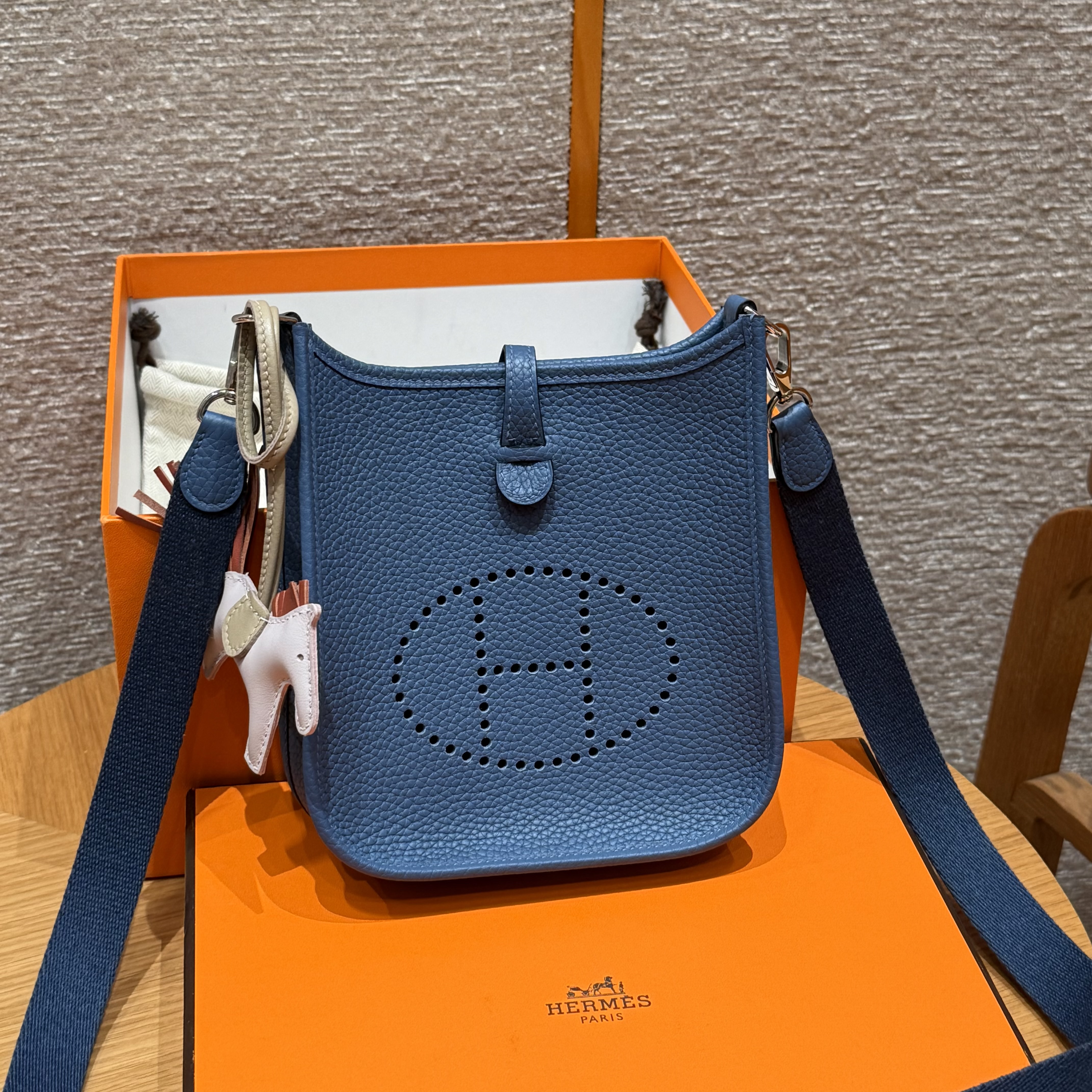 에르메스 Hermes Mini Evelyne 16cm clemence R2 Blue agate/silver