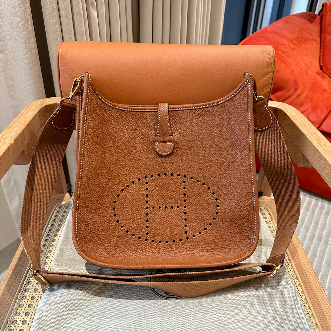에르메스 Hermes Evelyne 29cm clemence 37 Gold/gold