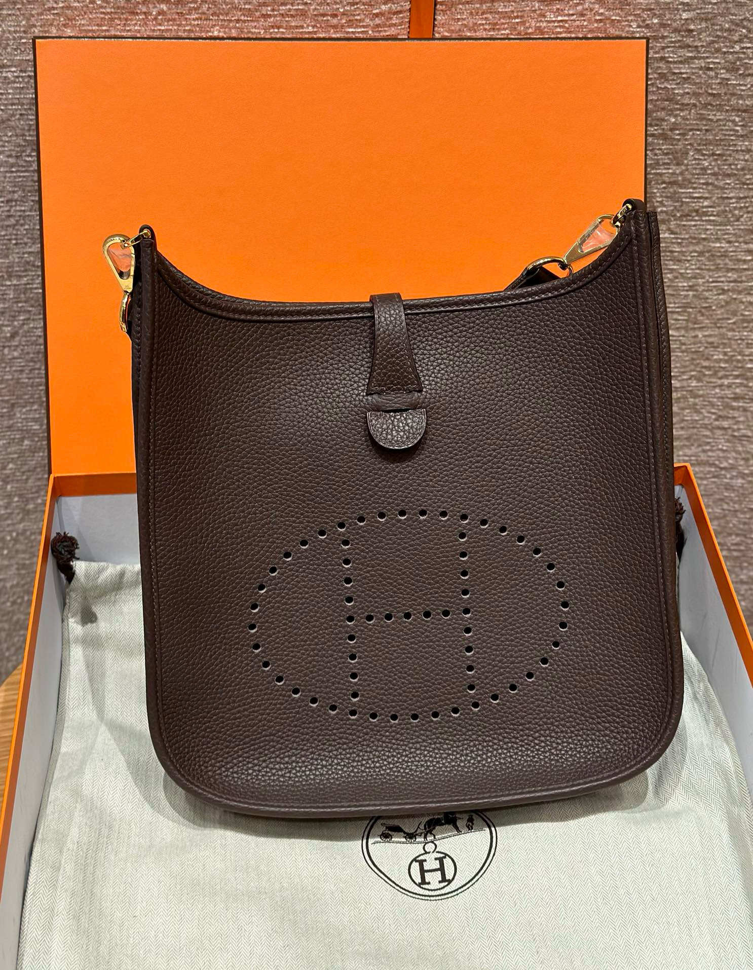 에르메스 Hermes Evelyne 29cm clemence 47 Chocolate/gold