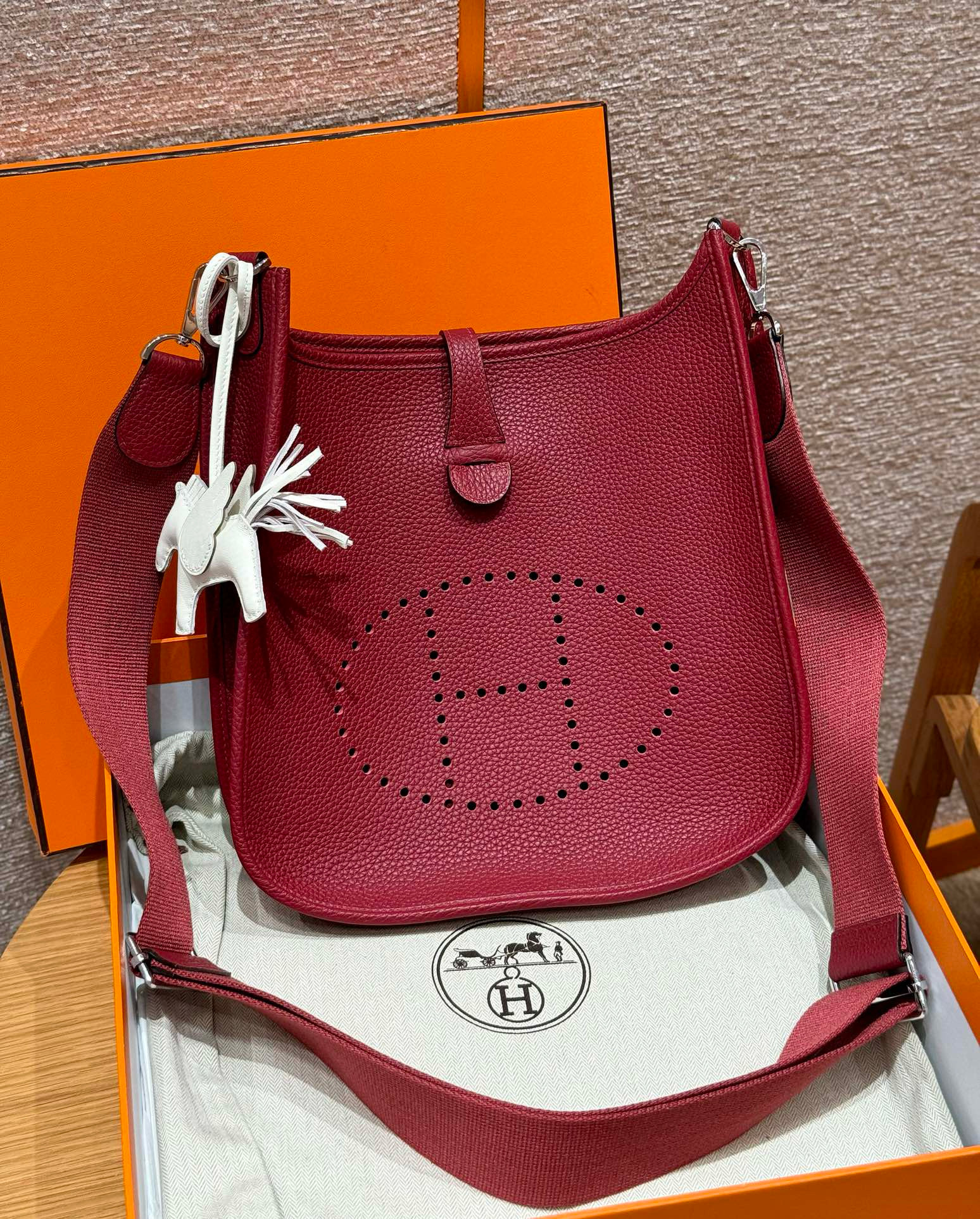에르메스 Hermes Evelyne 29cm clemence K1 Rouge grenat/silver