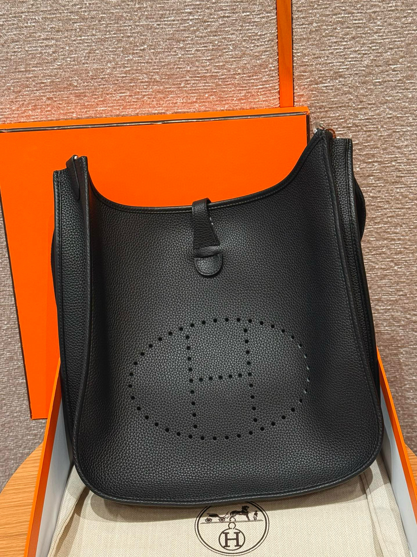 에르메스 Hermes Evelyne 33cm clemence 89 noir/silver