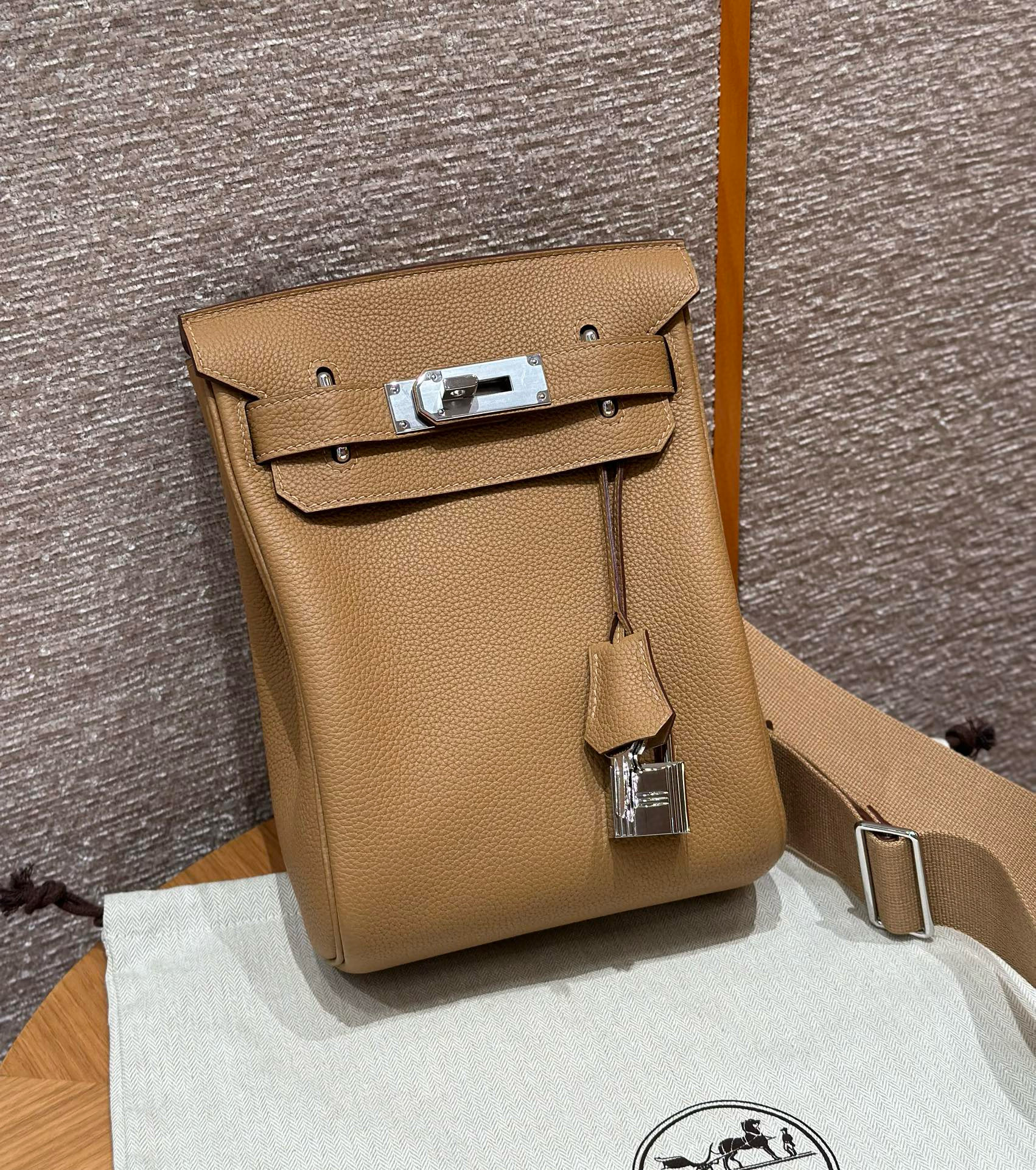 에르메스 Hermes Hac a dos 28cm Togo 0M Chai/silver