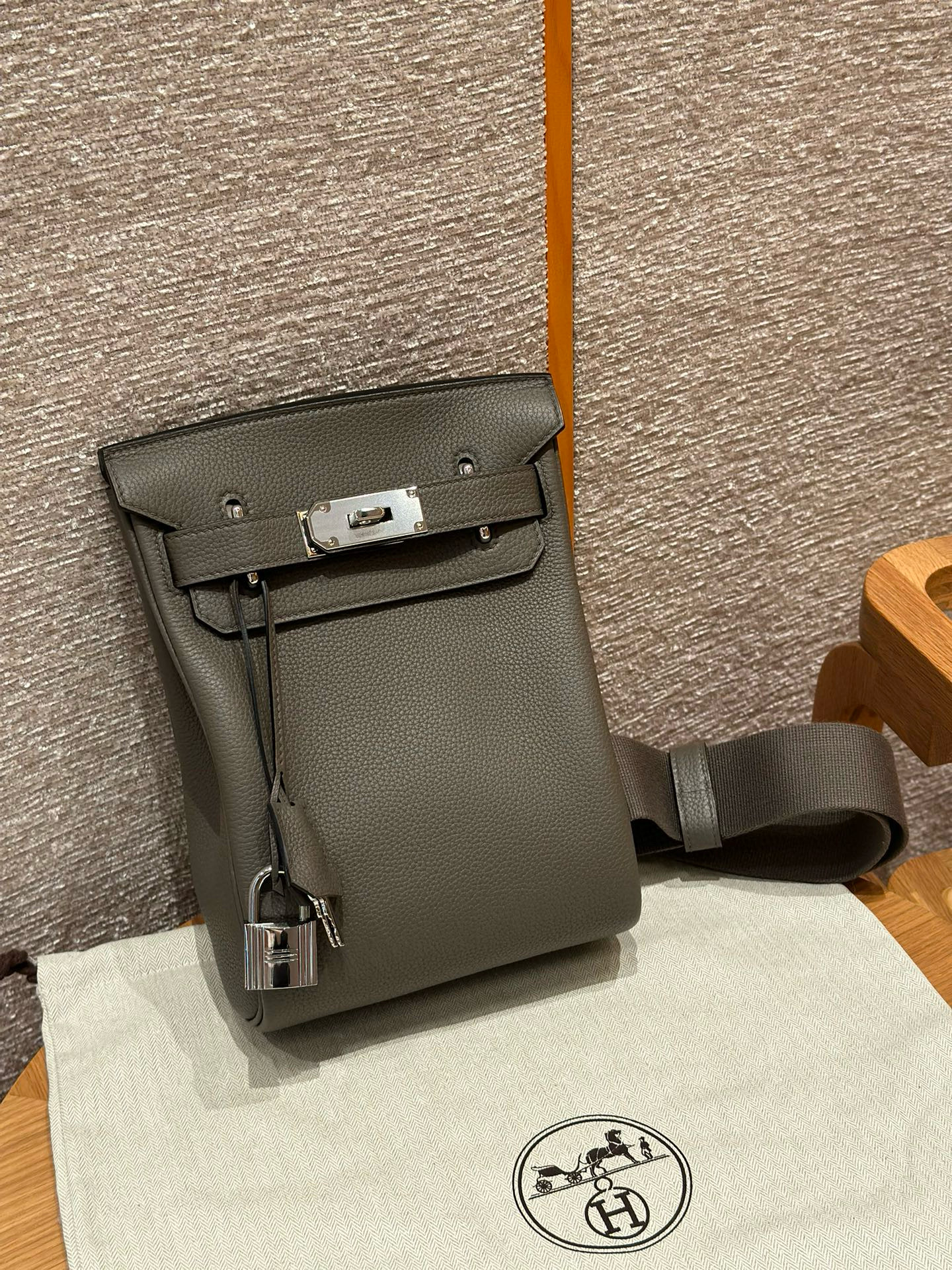 에르메스 Hermes Hac a dos 28cm Togo 8F Gris etain/silver