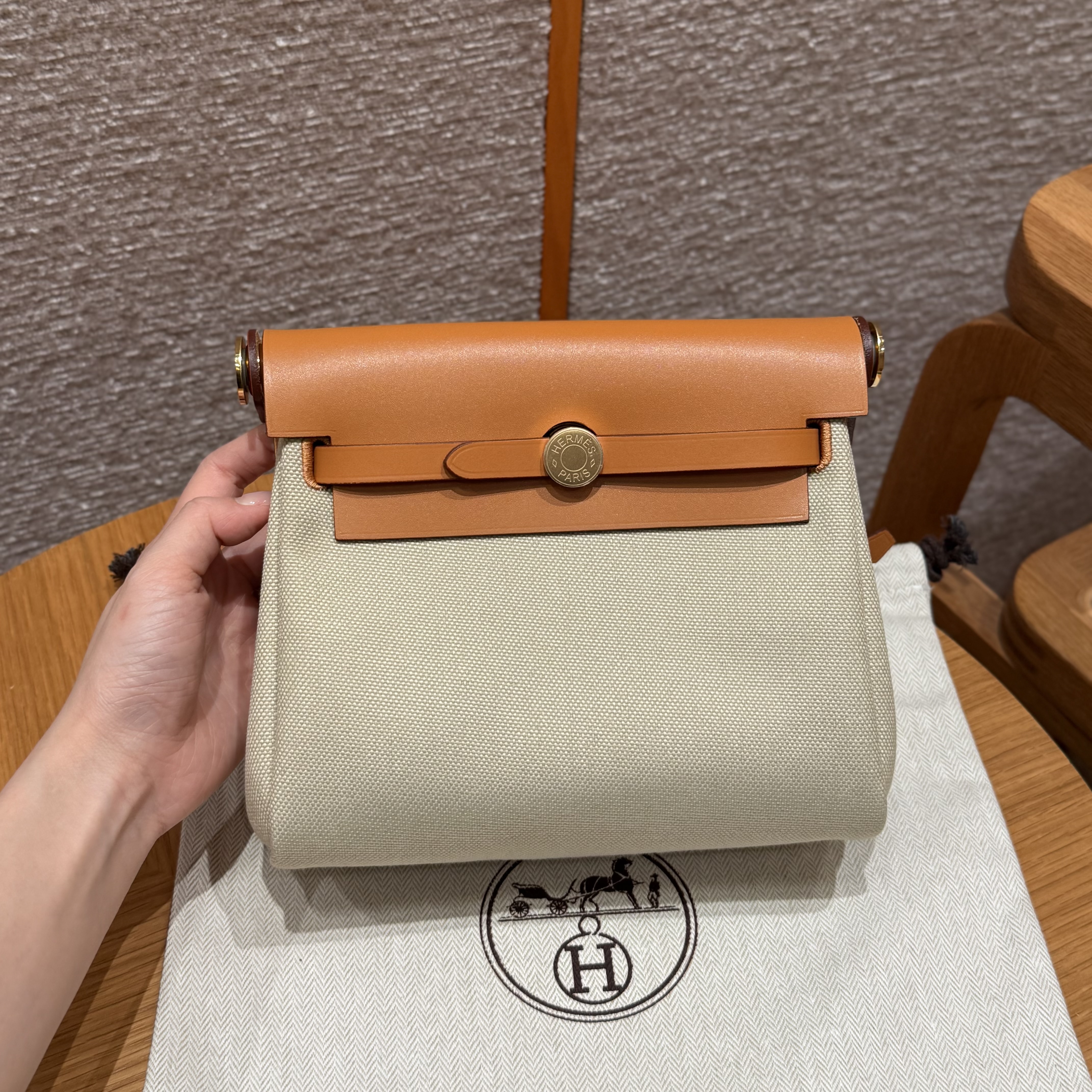 에르메스 Hermes Herbag mini 20cm canvas and cowhide beton and naturel sable/gold