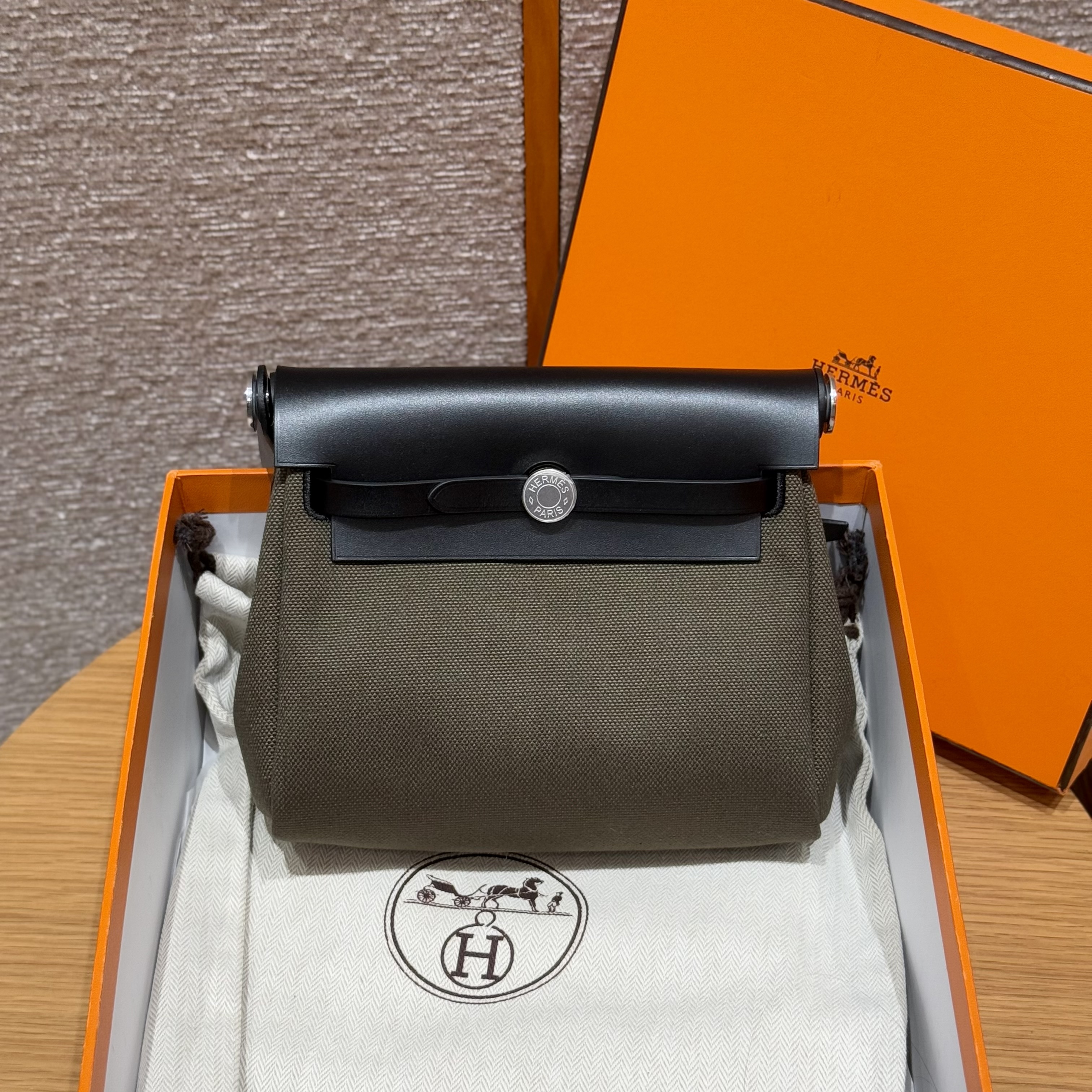 에르메스 Hermes Herbag mini 20cm canvas and cowhide dark bronze and noir/silver