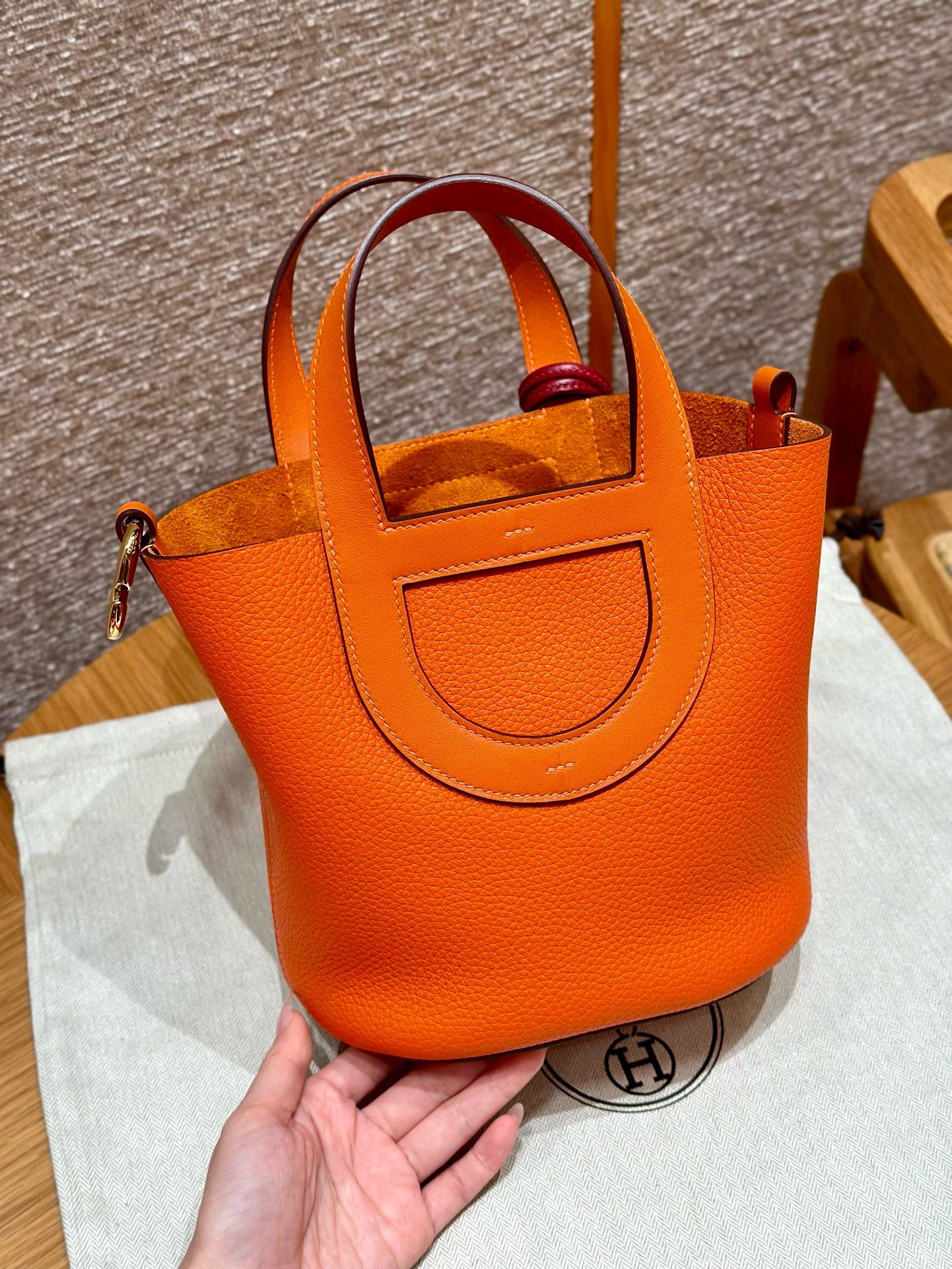 에르메스 Hermes in the loop 18cm Clemence 8V Orange poppy/gold