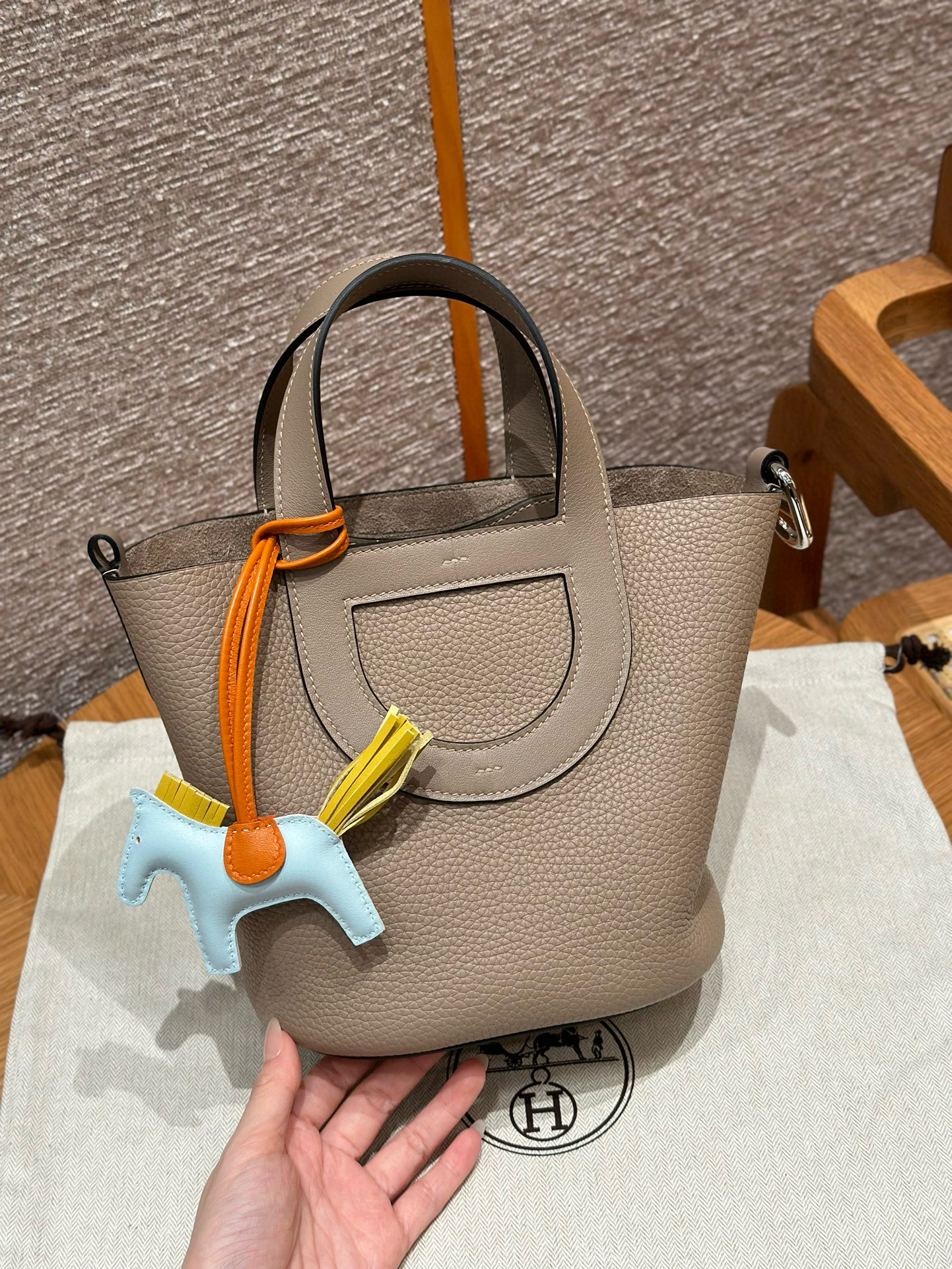 에르메스 Hermes in the loop 18cm Clemence 81 Gris touretlle/silver