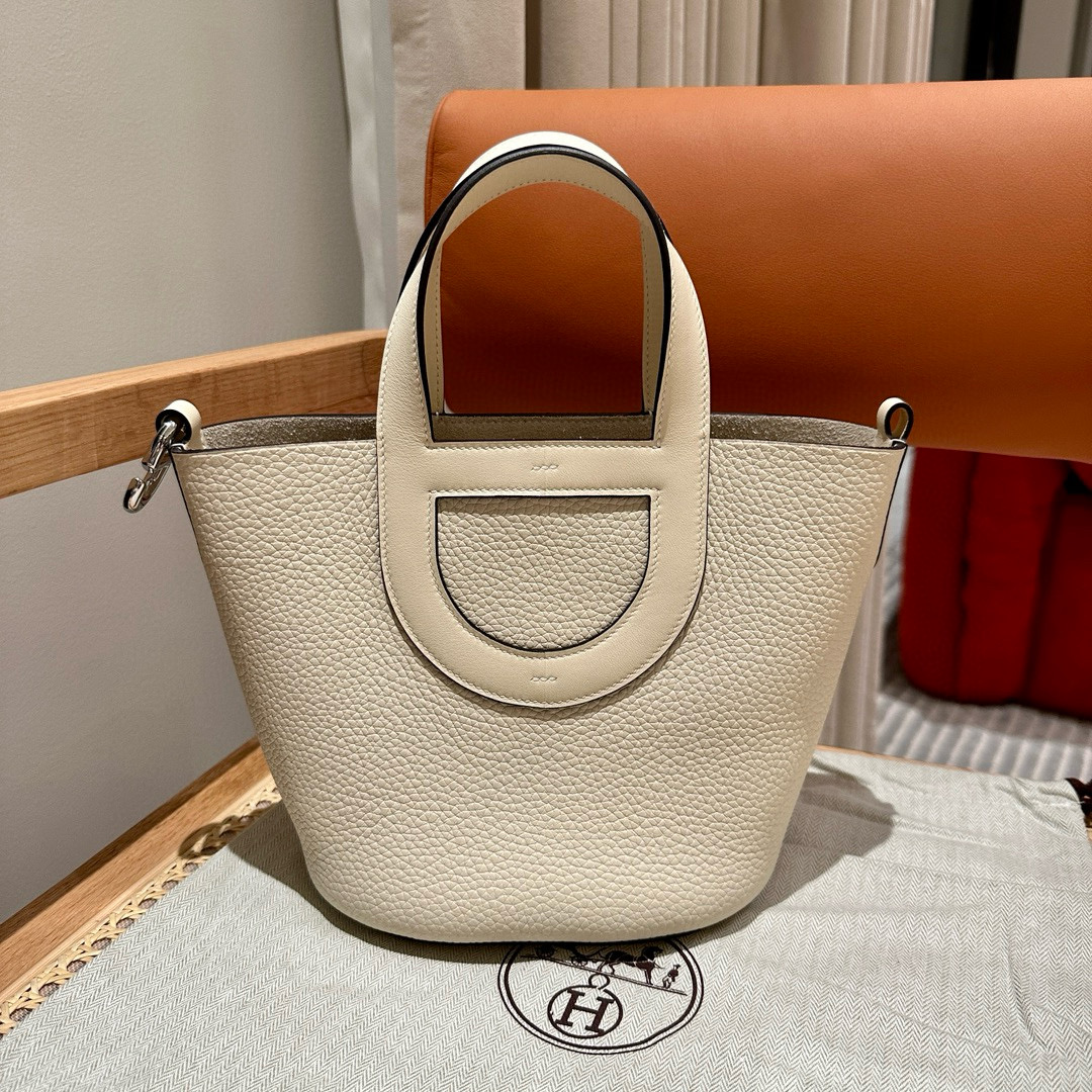 에르메스 Hermes in the loop 18cm Clemence i2 Nata/silver