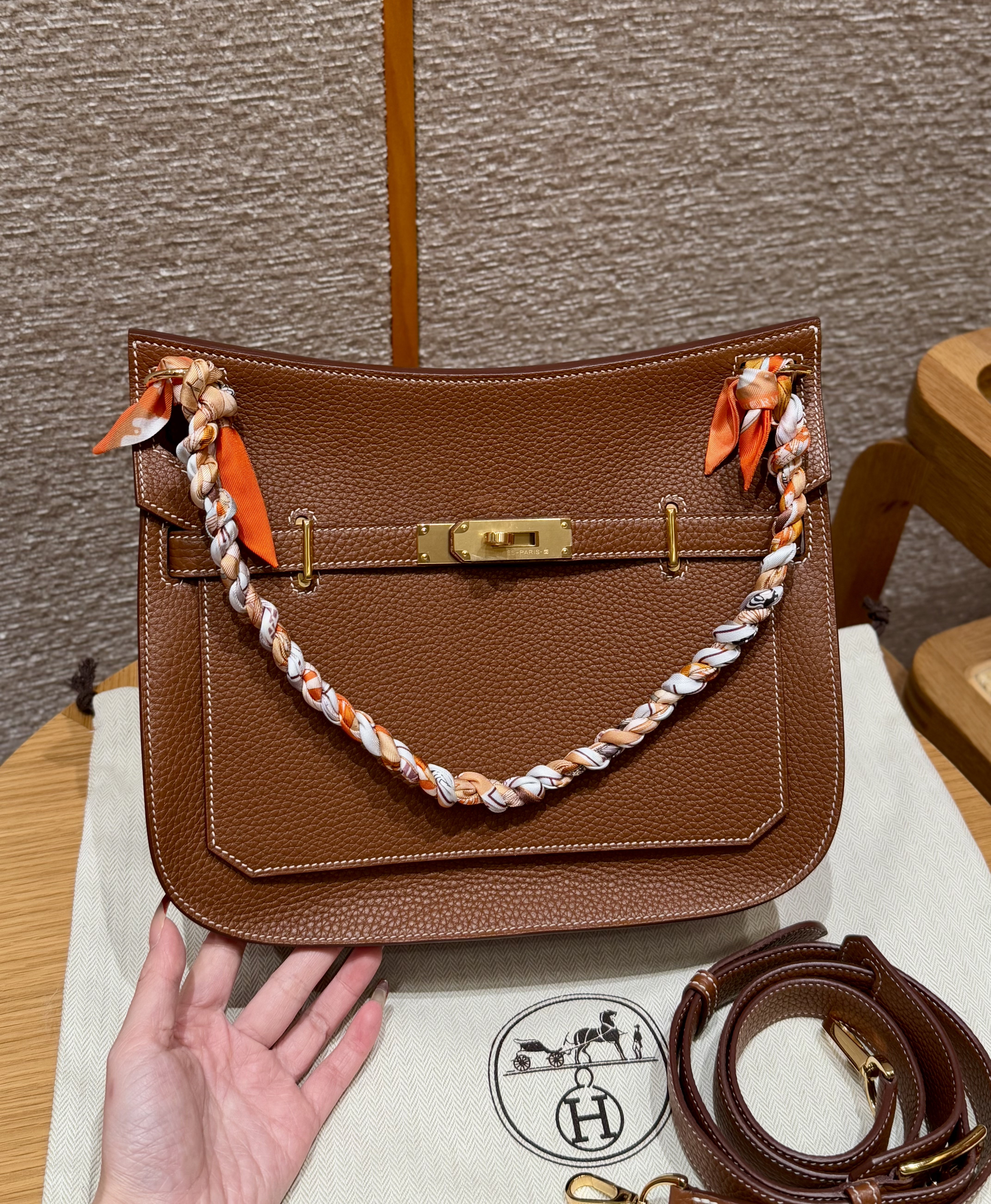 에르메스 Hermes Jypsiere 28cm clemence 37 Gold/gold