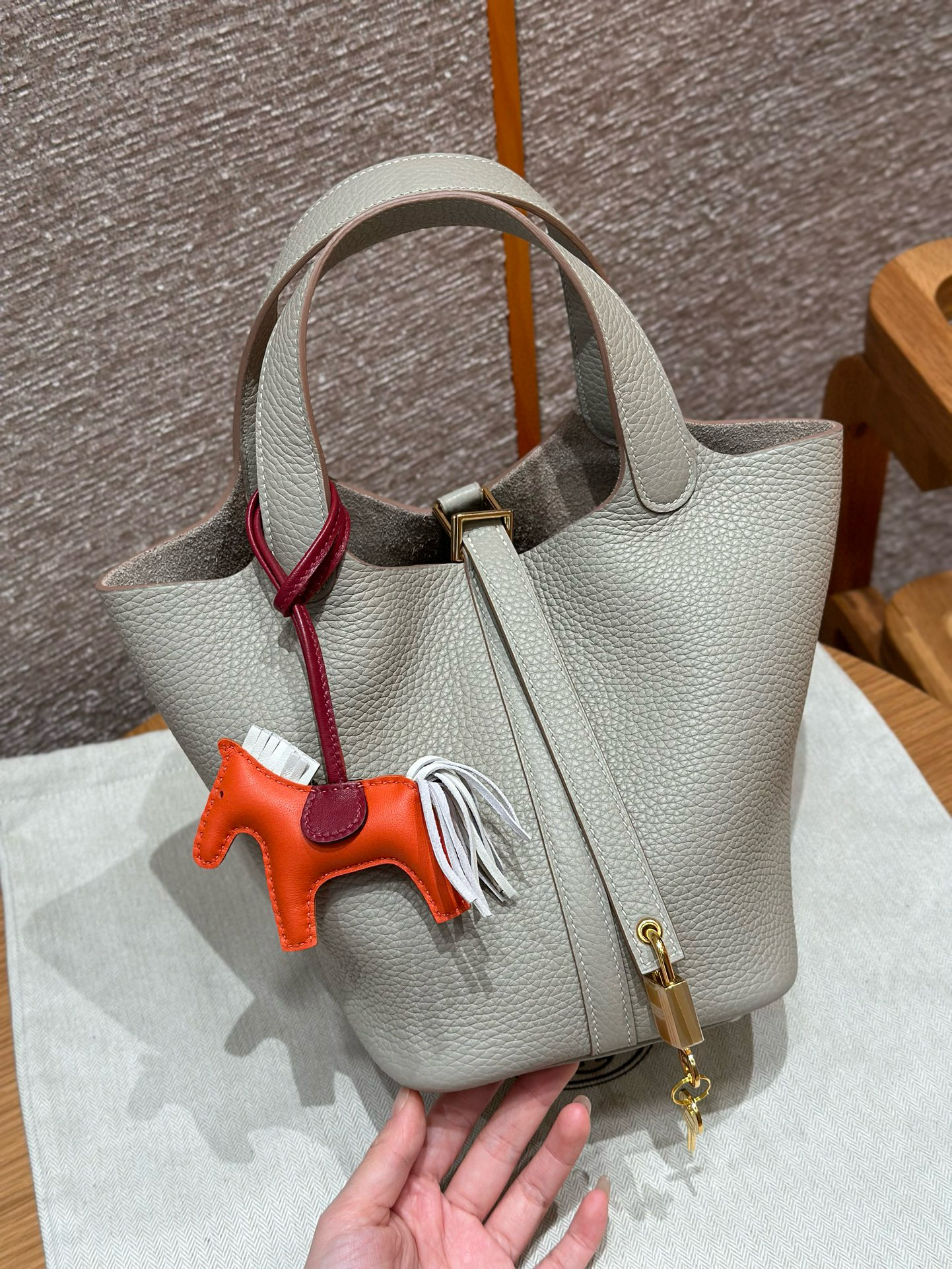 에르메스 Hermes Picotin lock 18cm clemence 80 Gris perle/gold