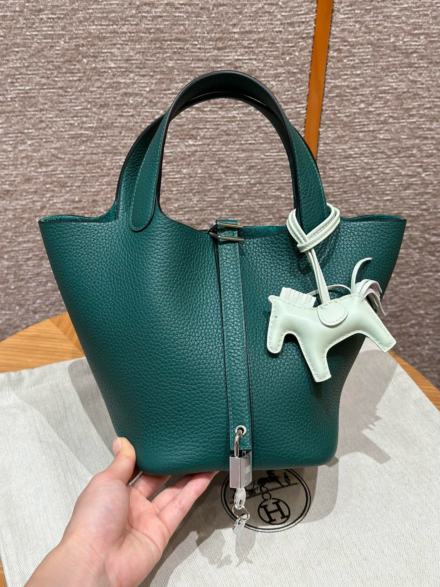 에르메스 Hermes Picotin lock 18cm clemence Z6 Malachite/sliver