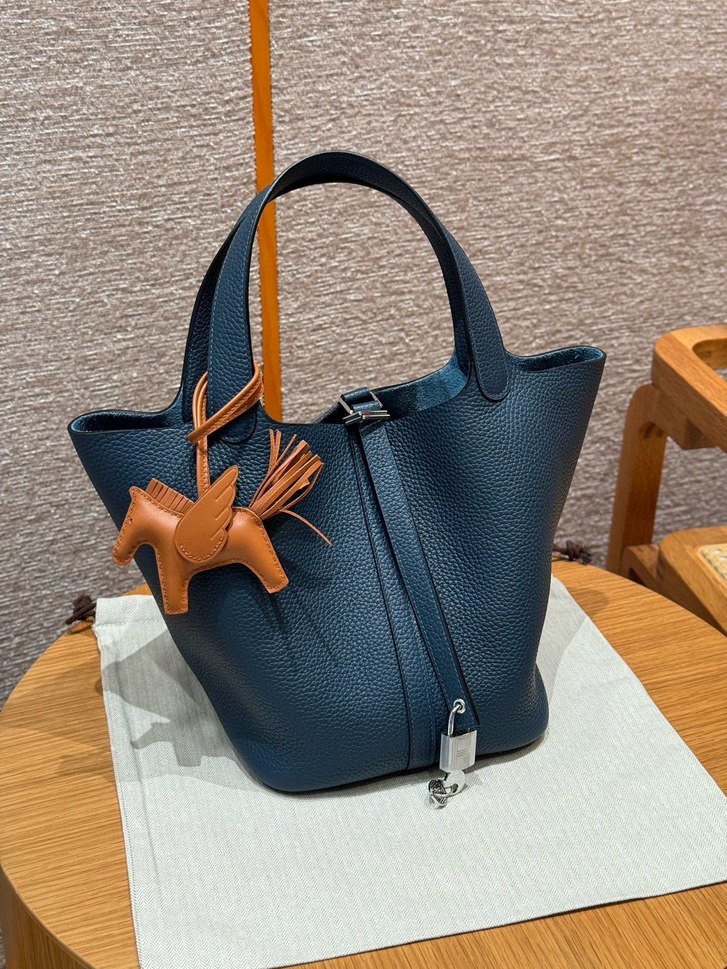 에르메스 Hermes Picotin lock 22cm clemence 7P Blue presse/silver