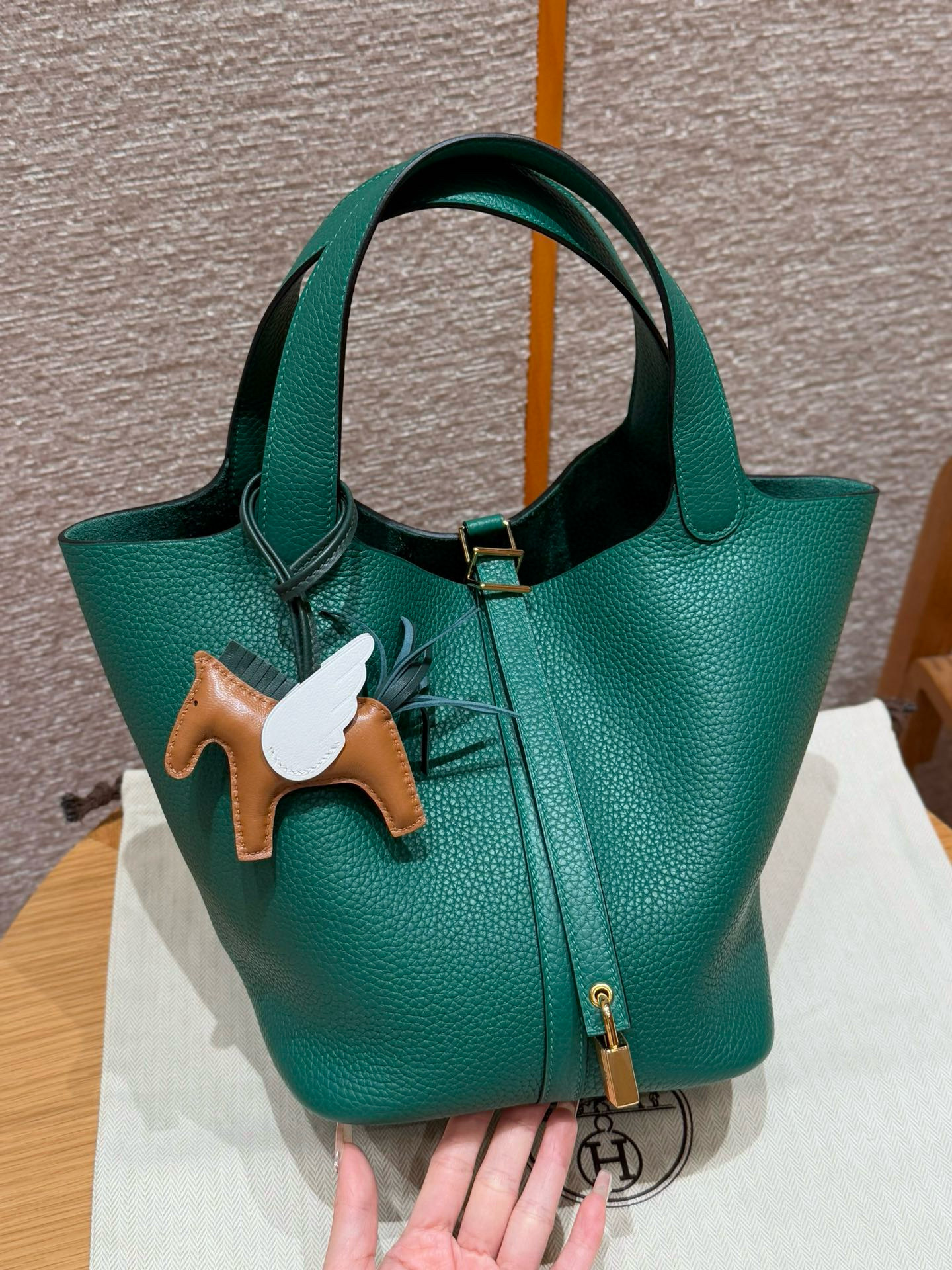 에르메스 Hermes Picotin lock 22cm clemence U4 Vertigo/gold