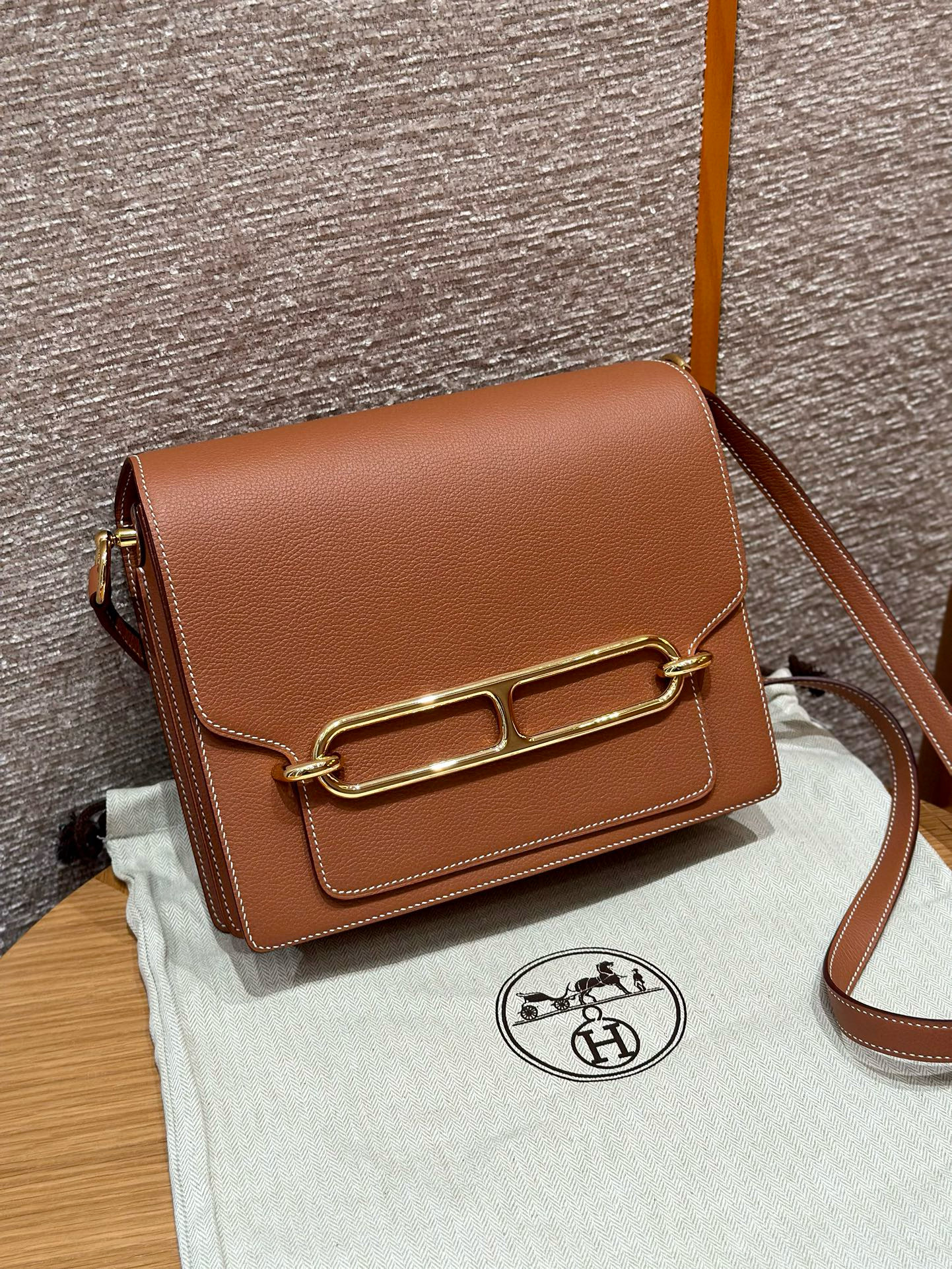 에르메스 Hermes Roulis 23cm Evercolor 37 Gold/gold