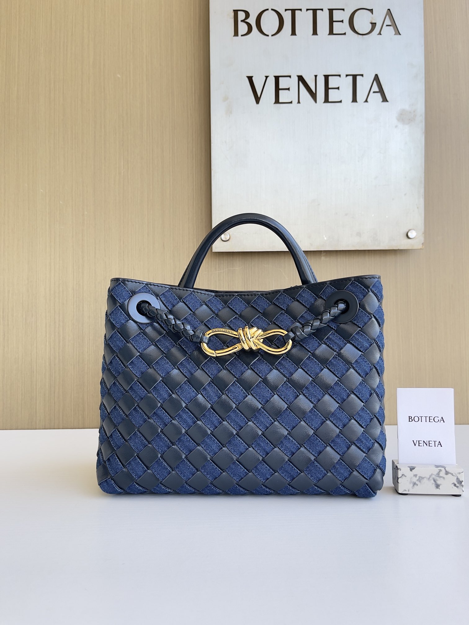 보테가 베네타 Bottega Veneta 743568 Andiamo 28cm