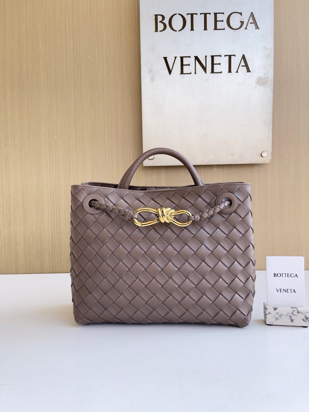 보테가 베네타 Bottega Veneta 743568 Andiamo 25cm