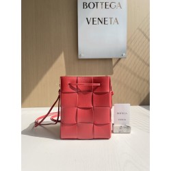 보테가베네타 Bottega Veneta 680218 Leather Cassette Bucket Bag 18cm
