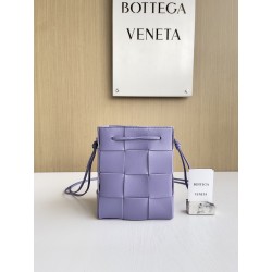 보테가베네타 Bottega Veneta 680218 Leather Cassette Bucket Bag 18cm