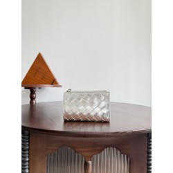 보테가 베네타 Bottega Veneta 667468 Medium Bi-Fold Zip Wallet 14.5cm