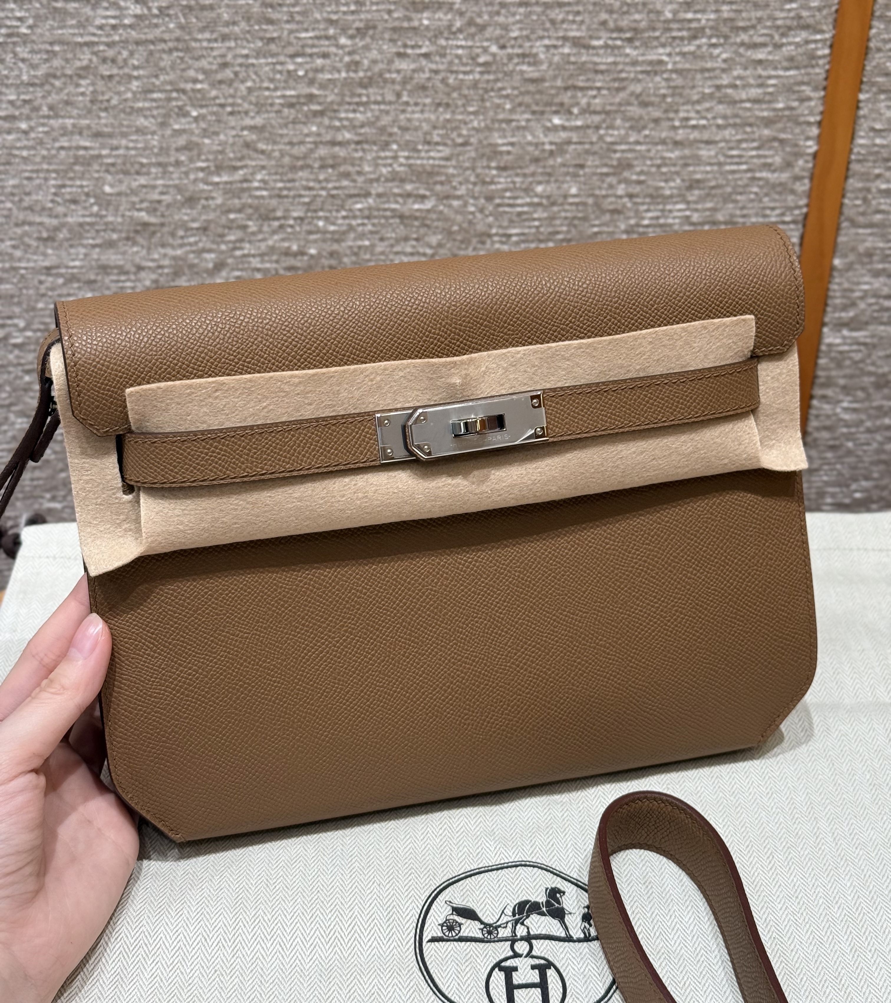 에르메스 Hermes kelly depeches 25cm Epsom 3G Alezan/silver