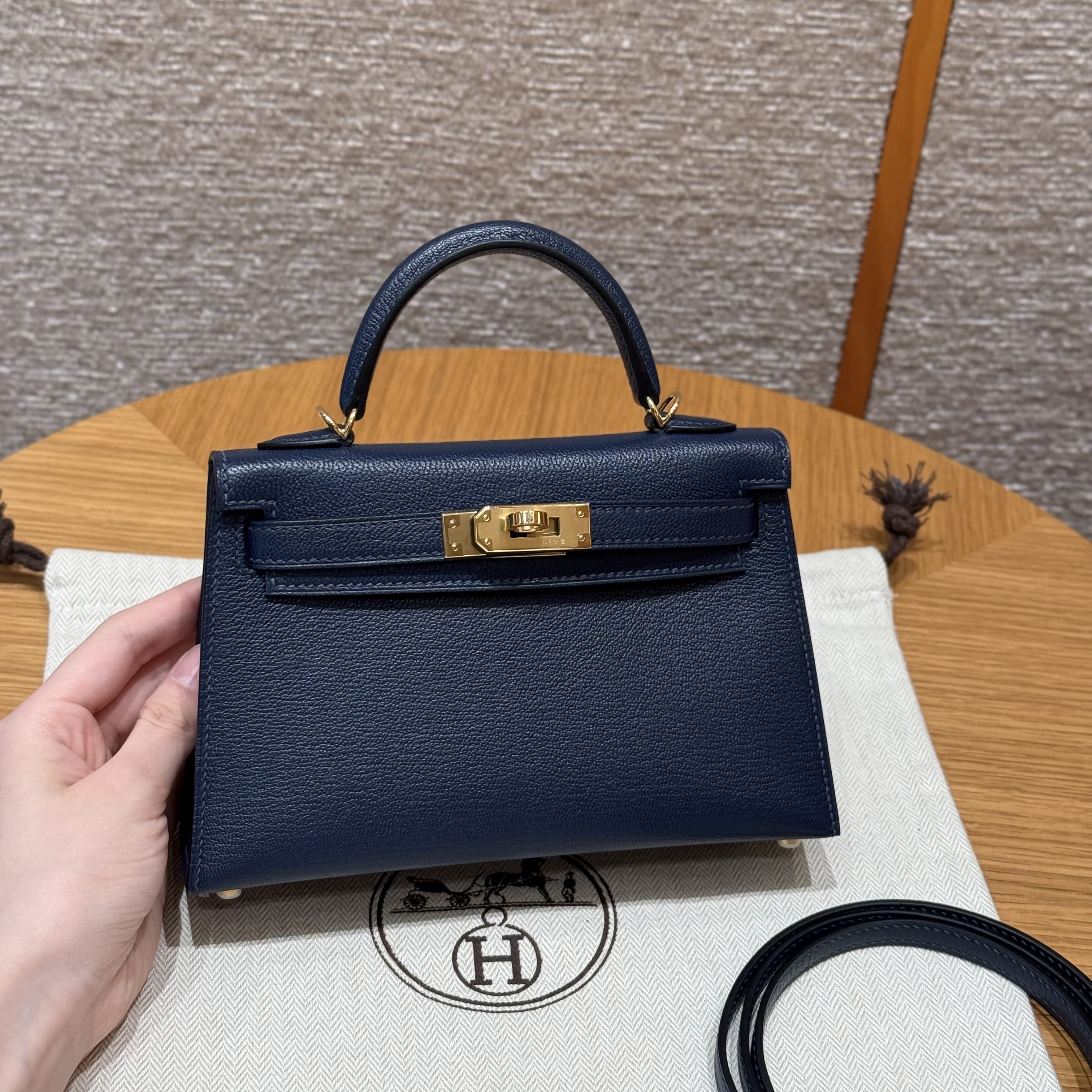 에르메스 Hermes Mini Kelly 19cm Chèvre 73 Blue saphir/gold