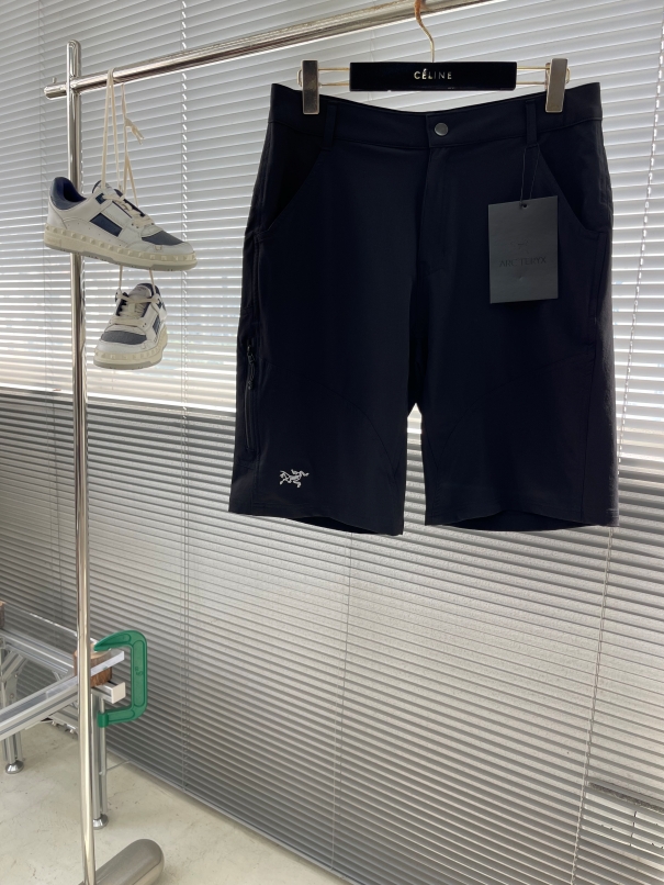 아크테릭스 ARC'TERYX 반바지