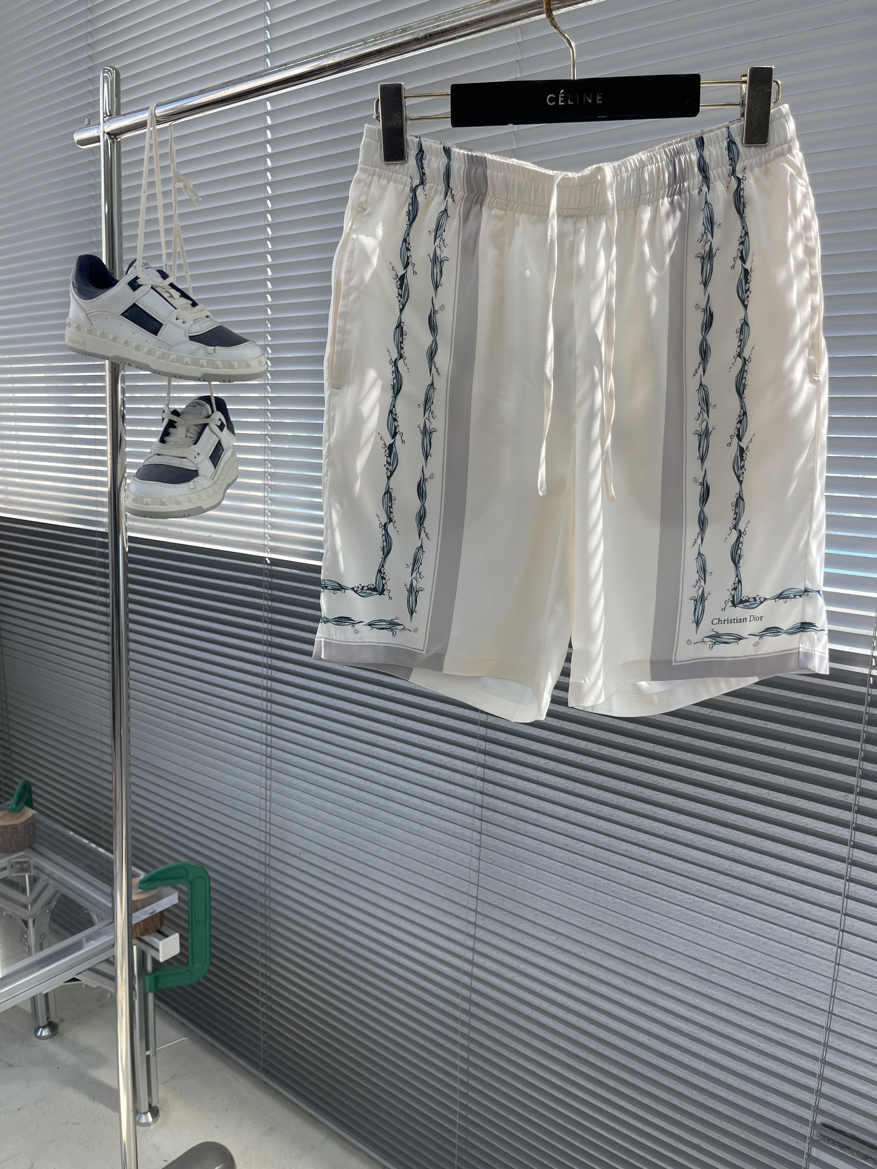 디올 Dior 반바지