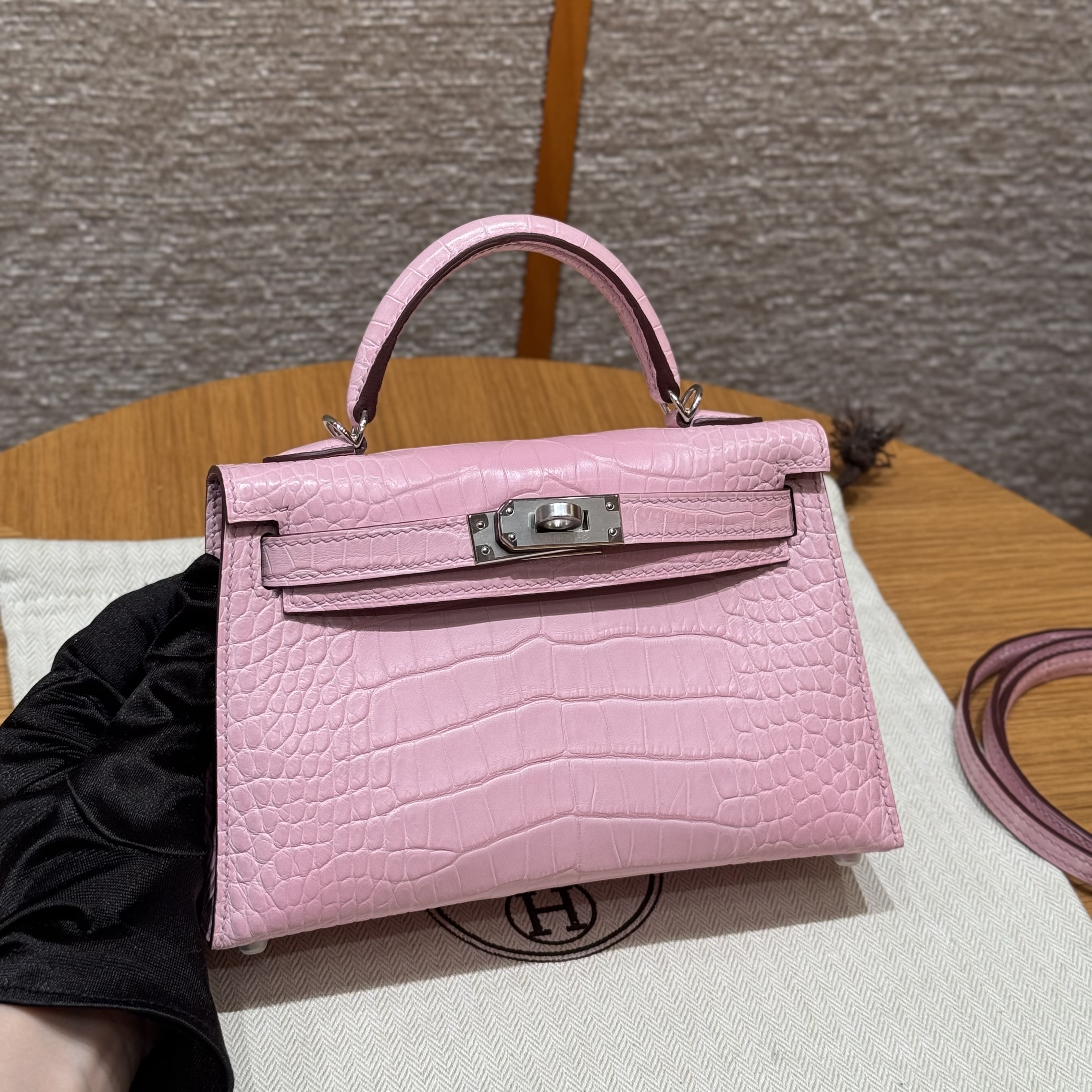 에르메스 Hermes Mini Kelly 19cm Matte Alligator 3Q Rose Sakura/silver