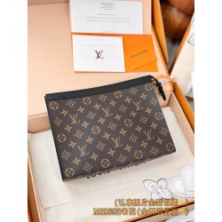 루이비통 Louis Vuitton M61692 Pochette Voyage Brown 27cm