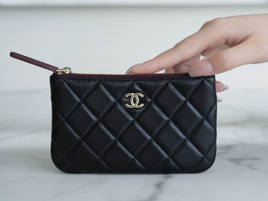 샤넬 Chanel Classic Small Zipped Pouch Black gold 15cm