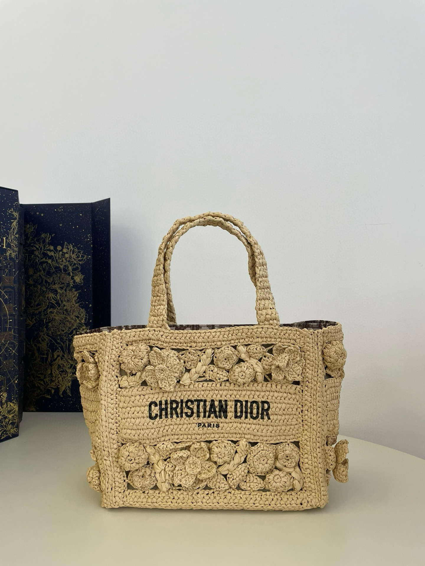 디올 Dior Small Dior Book Tote Apricot 26.5cm