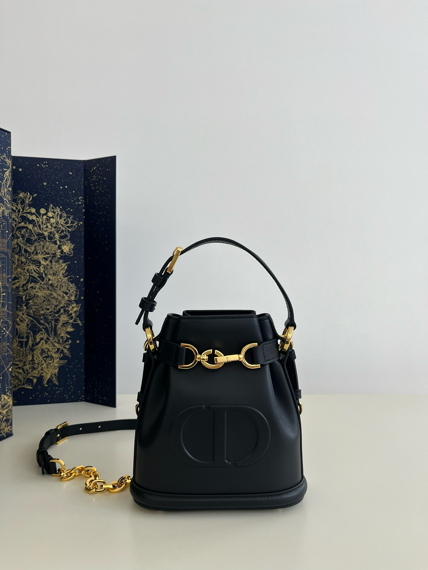 디올 Dior Small C'est Dior Bag Black 17cm