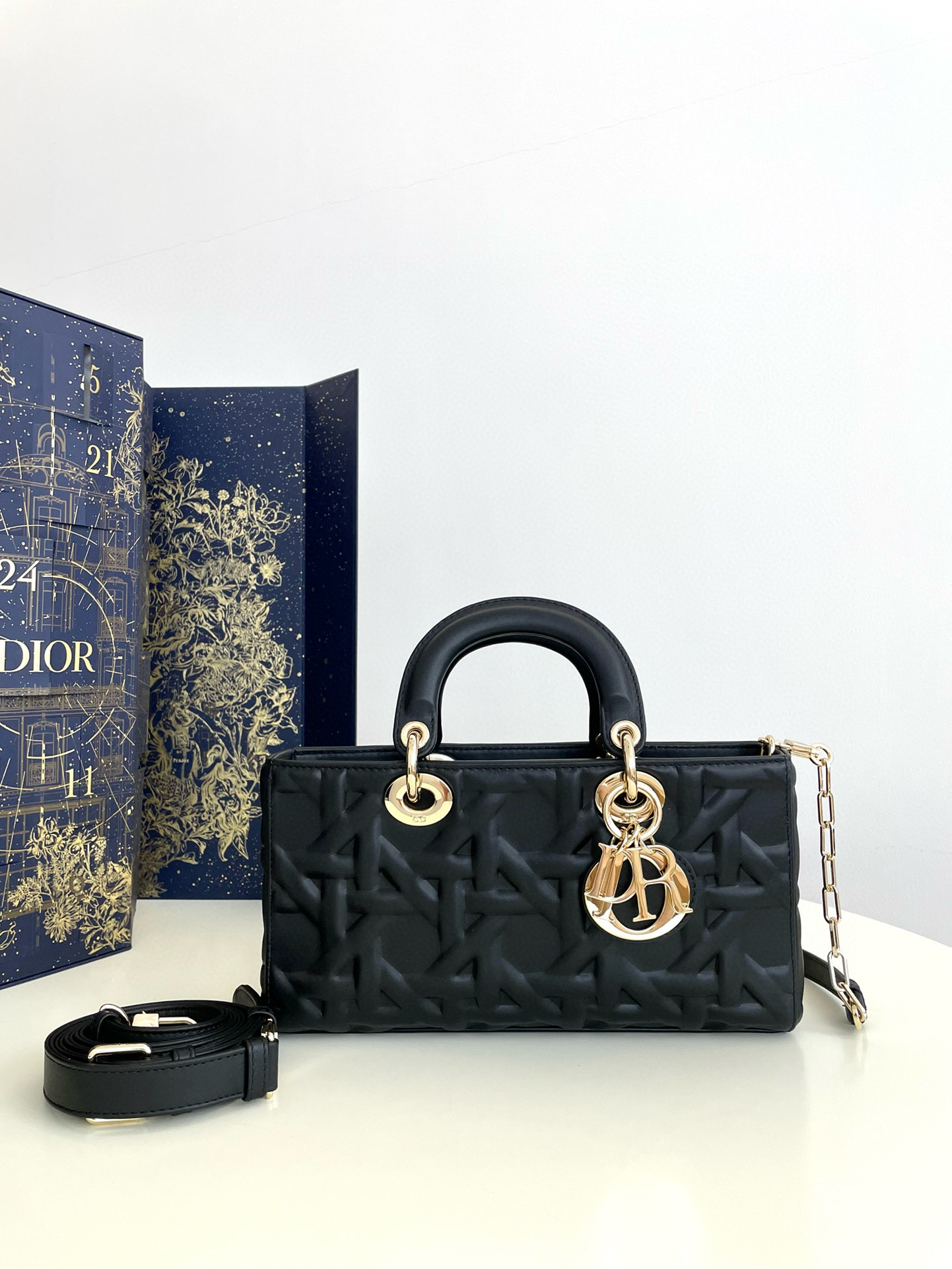 디올 Dior Medium Lady D-Joy Bag Black 26cm
