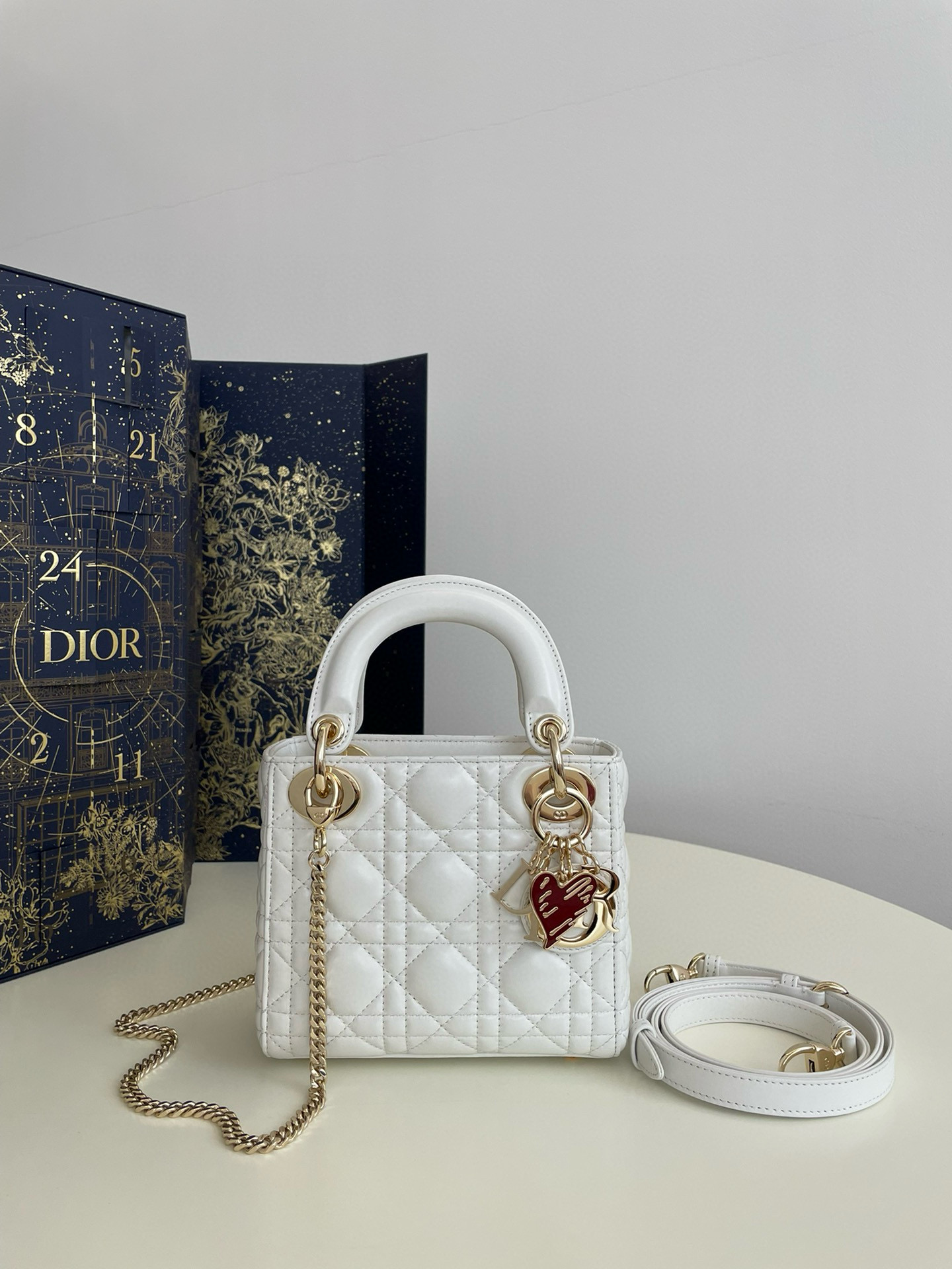 디올 Dior Mini Lady Dior Bag White 17cm