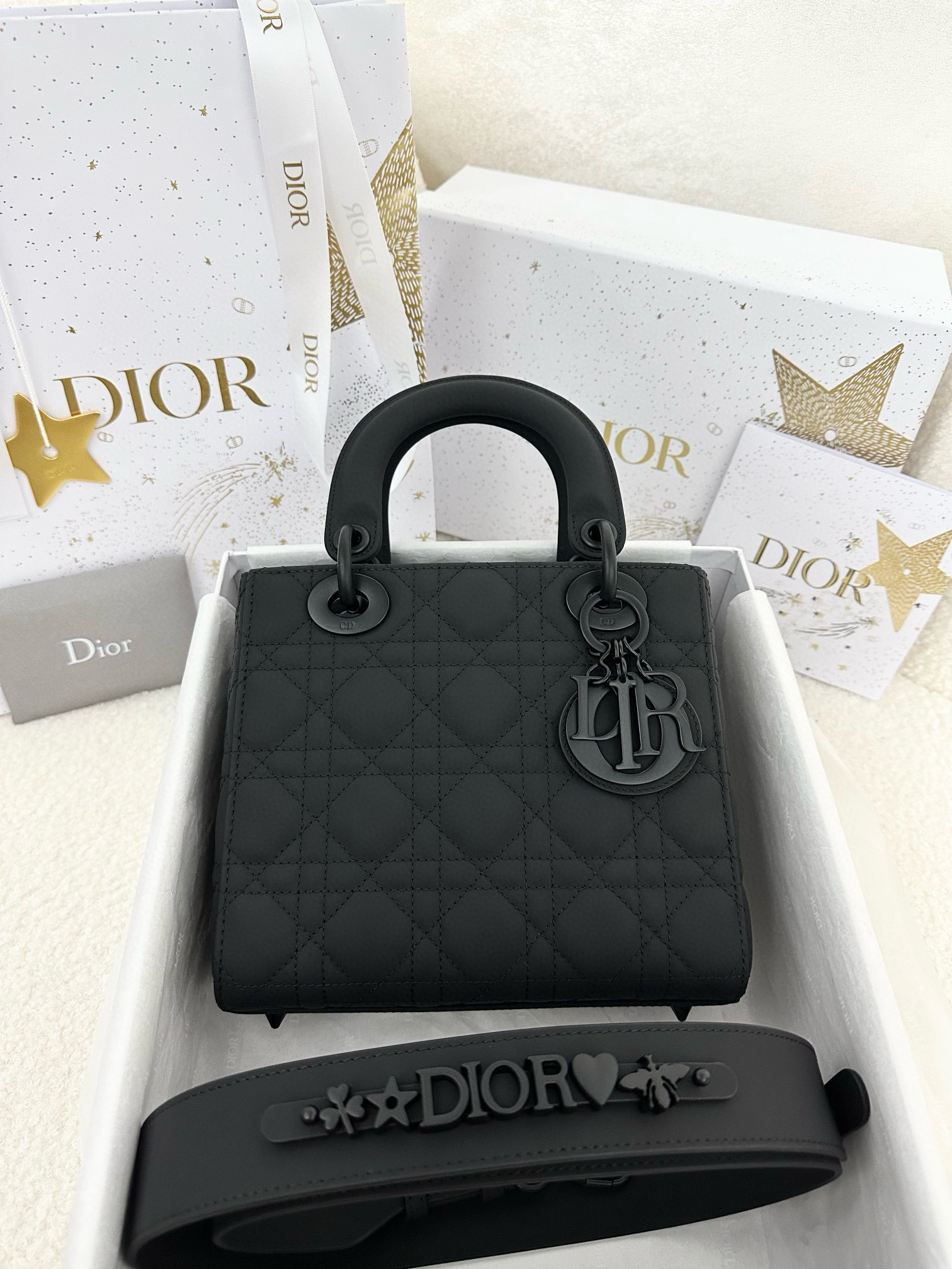 디올 Dior Small Lady Dior Bag Black 20cm