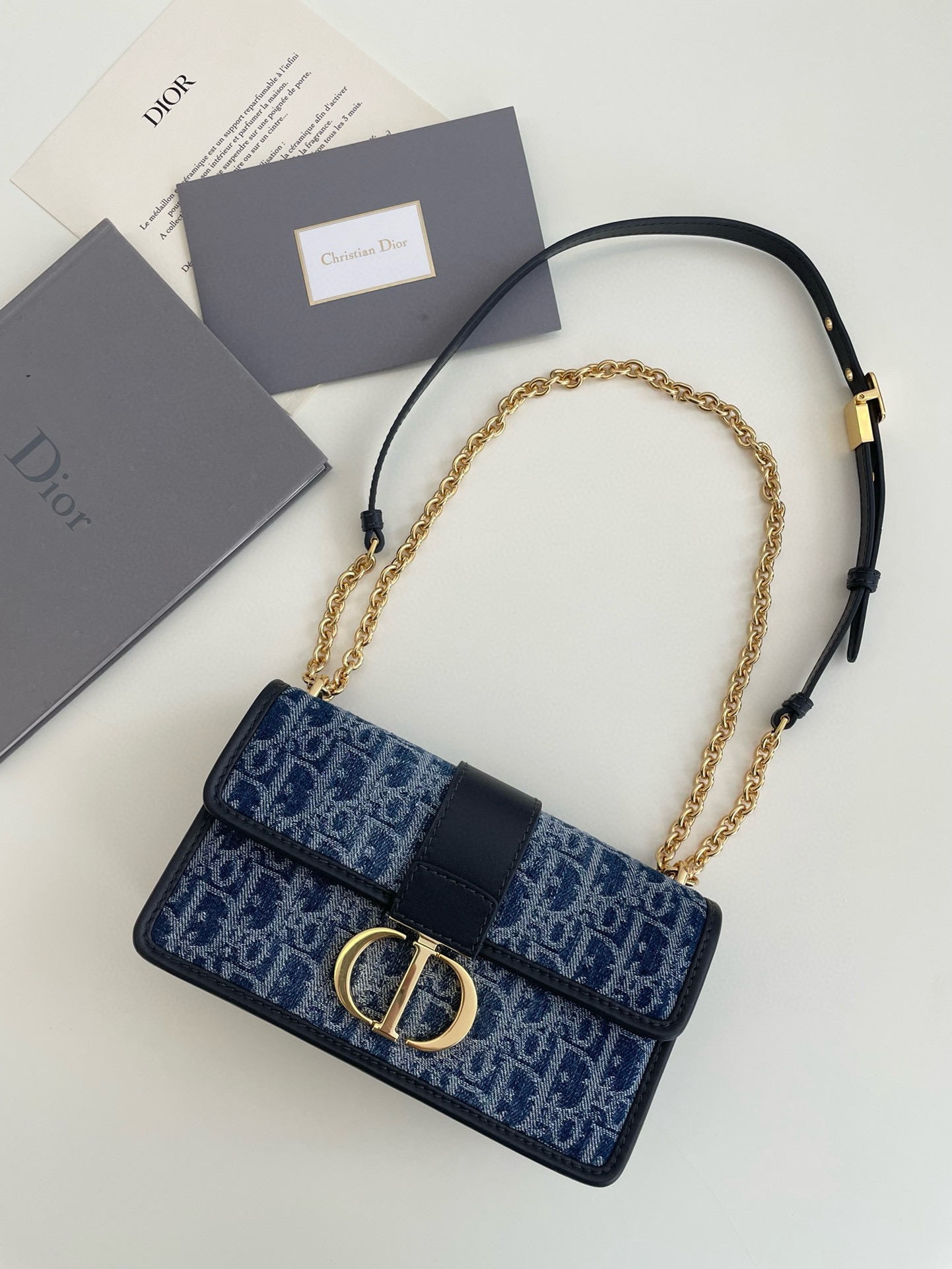 디올 Dior 30 Montaigne East-West Bag with Chain Blue Denim  21.5cm