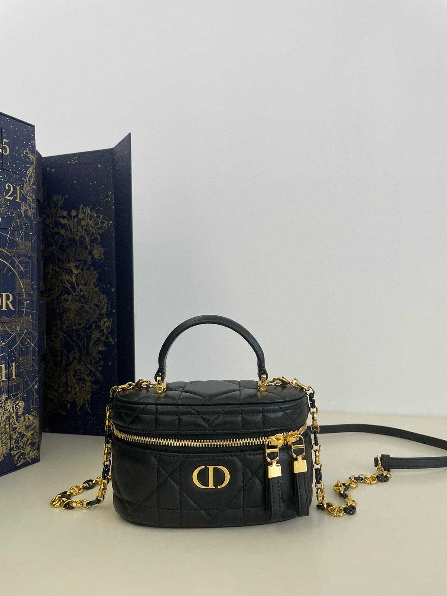 디올 Dior 30 Montaigne Mini Vanity Case Black 16.5cm
