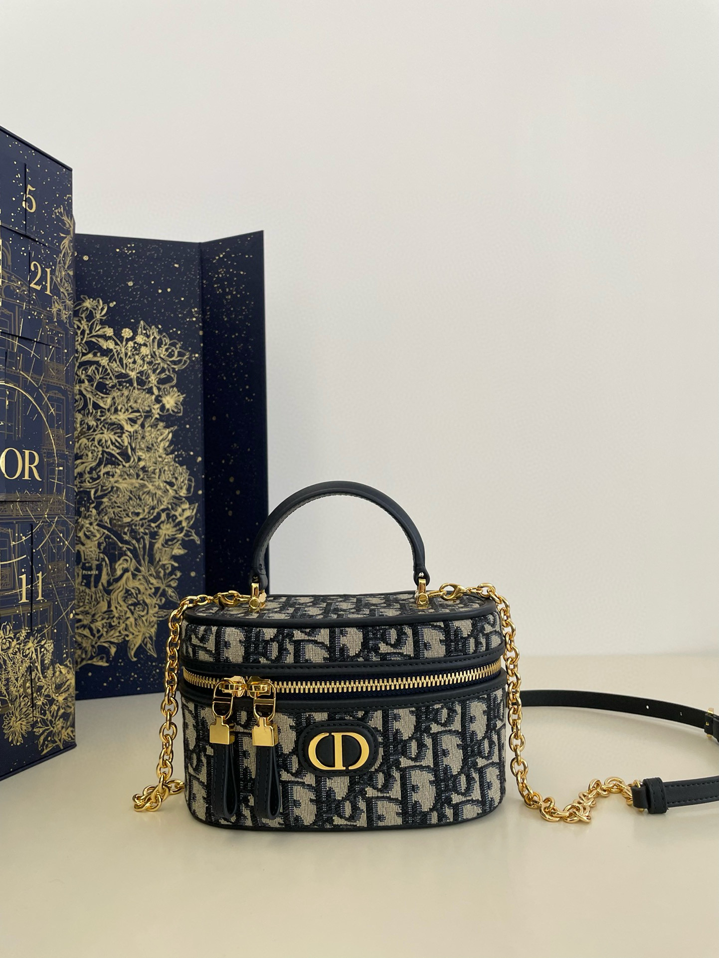 디올 Dior 30 Montaigne Mini Vanity Case Oblique Jacquard Blue 16.5cm