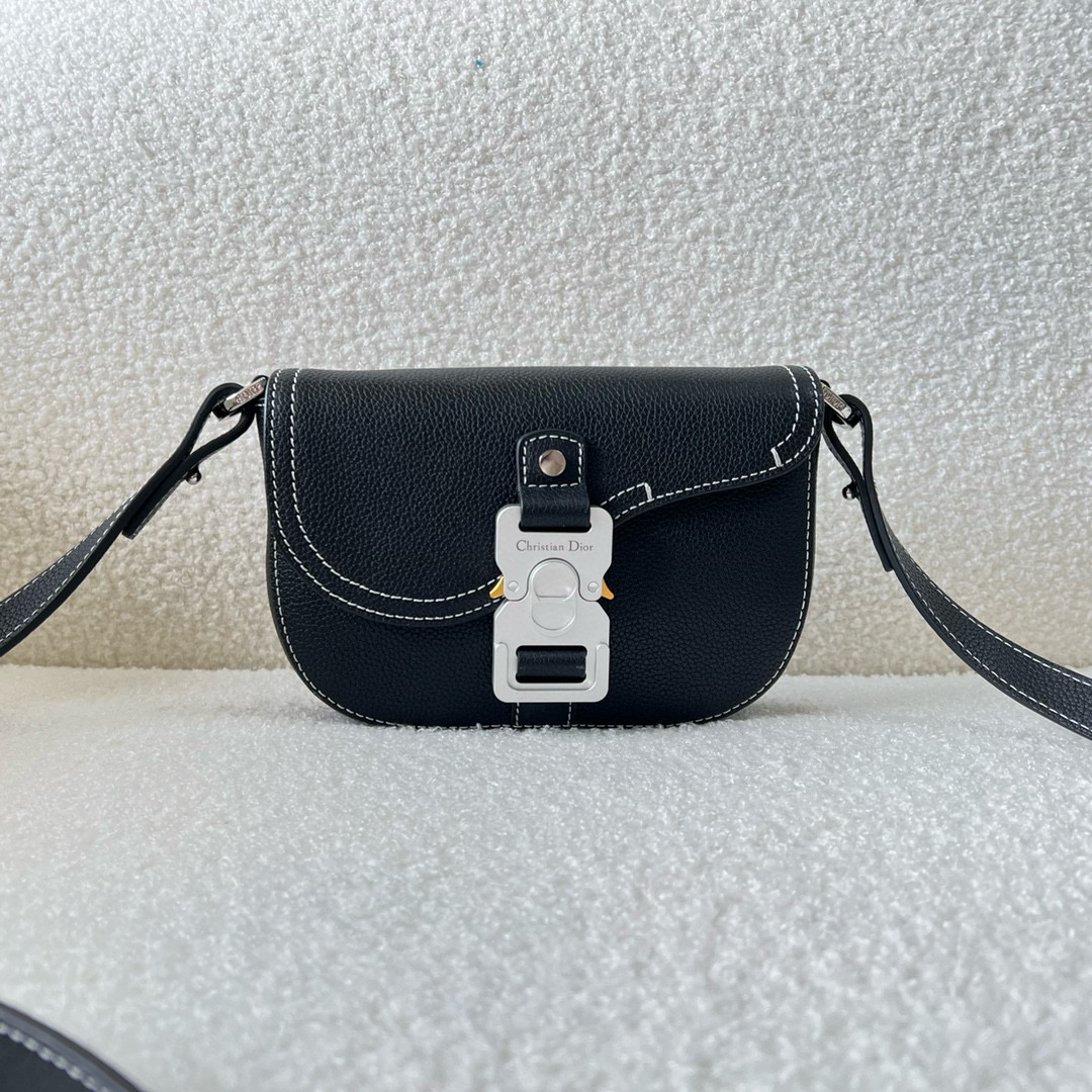 디올 Dior Mini Saddle Messenger Bag with Flap Black 19.5cm