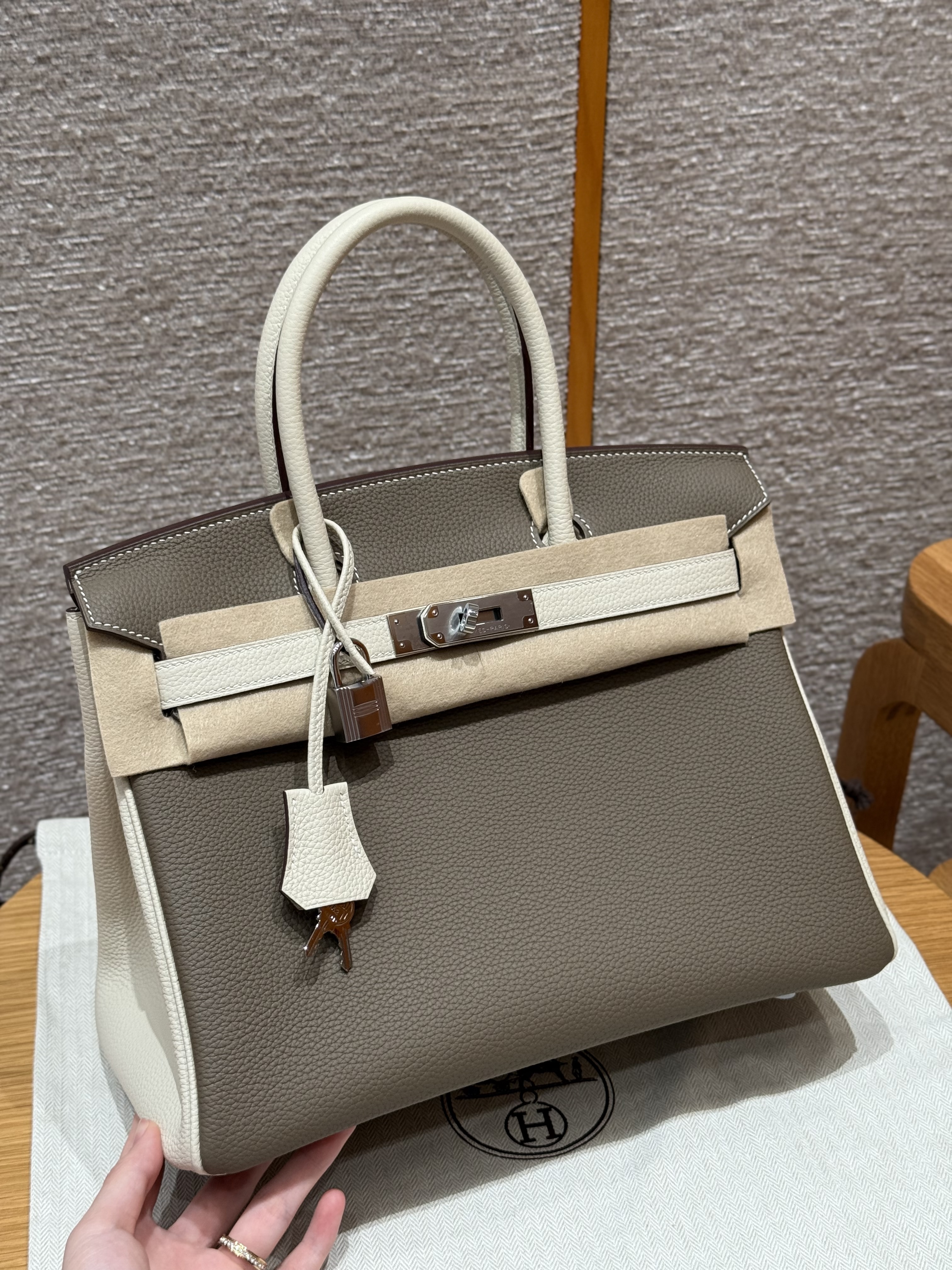에르메스 Hermes Birkin 30cm Togo 18 Etoupe and 10 Craie/silver