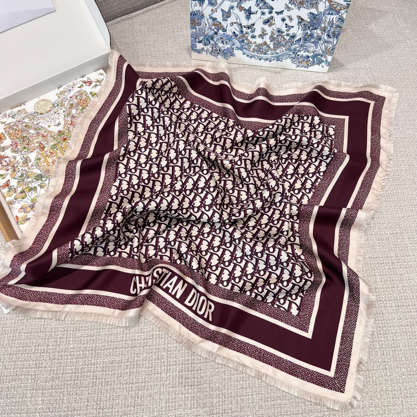 디올 Dior 스카프 70x70cm