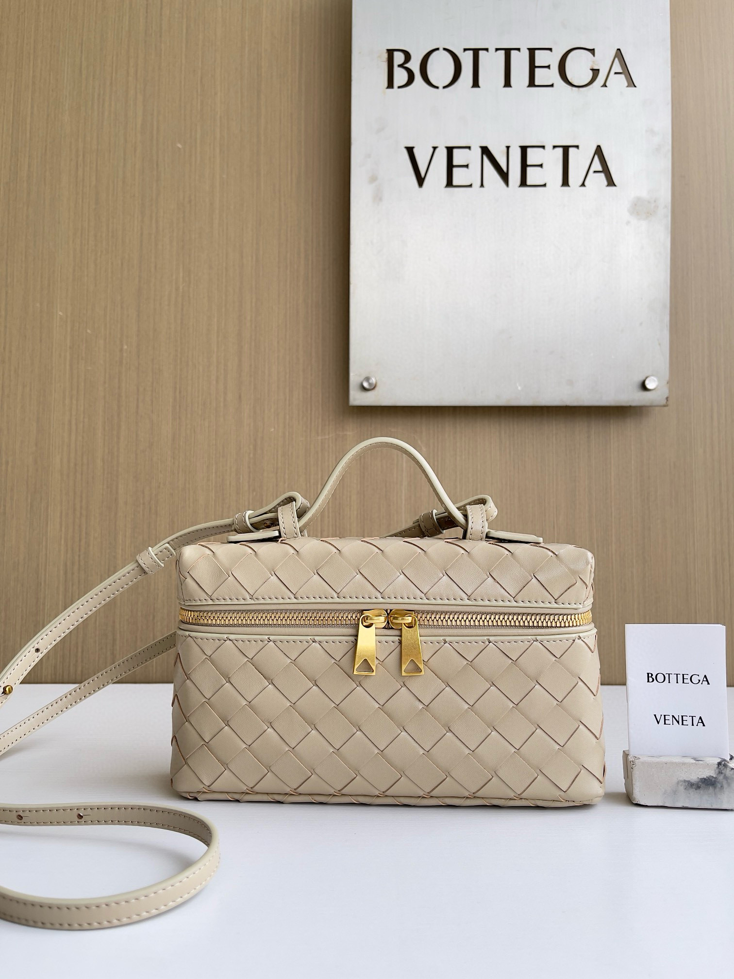 보테가 베네타 Bottega Veneta Bang Bang Vanity 크로스 백 789109 22cm